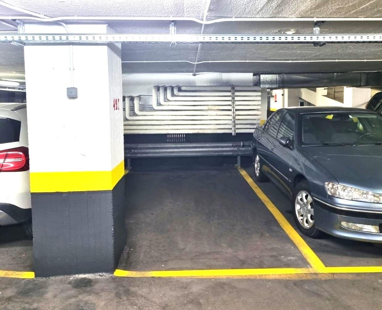 Plaza de garaje para coche pequeño