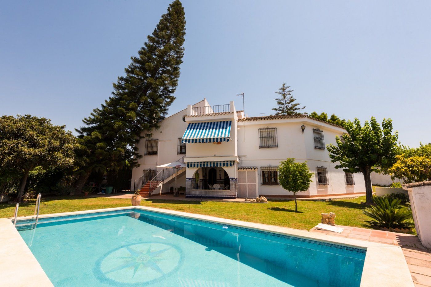 Villa in Tomares