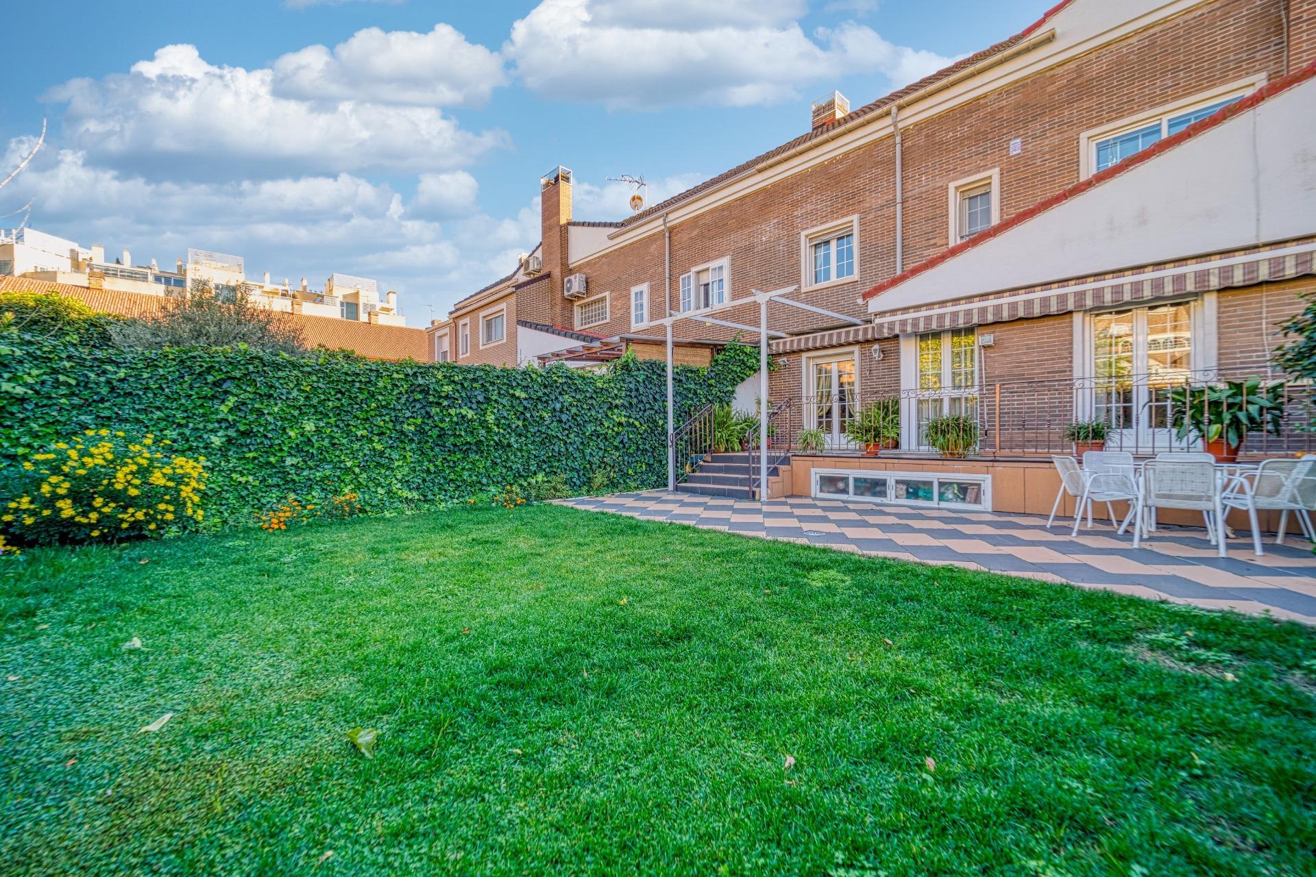 Chalet adosado en venta, Villaverde - El Bercial, Getafe