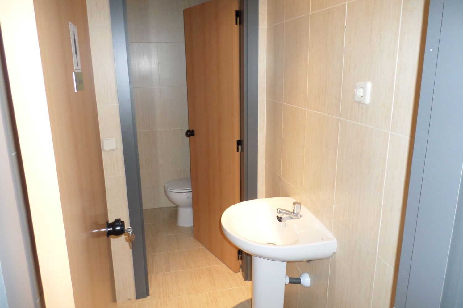 Naves-Venta-Villaviciosa de OdÃ³n-1722345-Foto-18