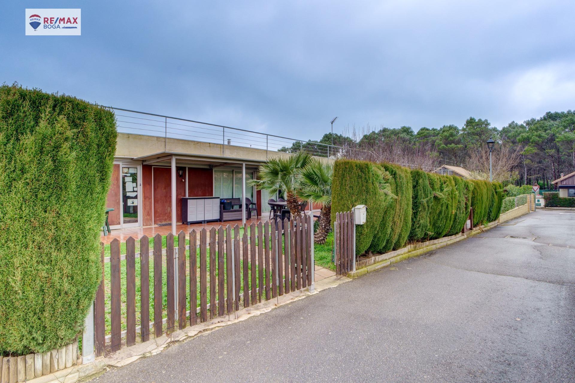 Chalet con Jardín en Urbanización Privada ? Ayegui (Navarra)