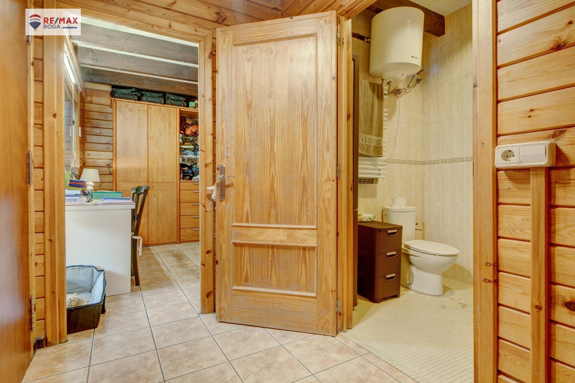Chalet con Jardín en Urbanización Privada ? Ayegui (Navarra)