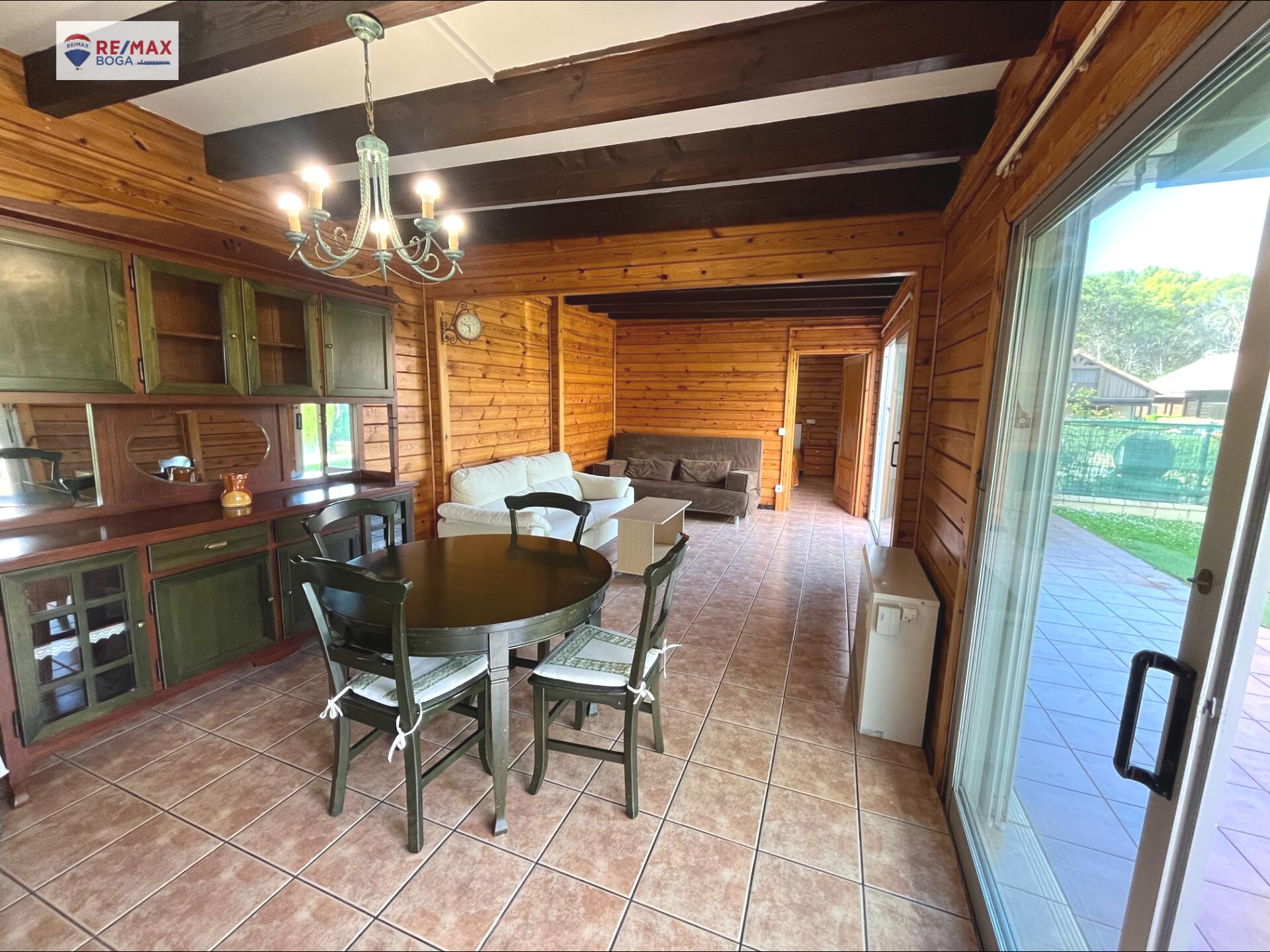 Chalet con Jardín en Urbanización Privada ? Ayegui (Navarra)