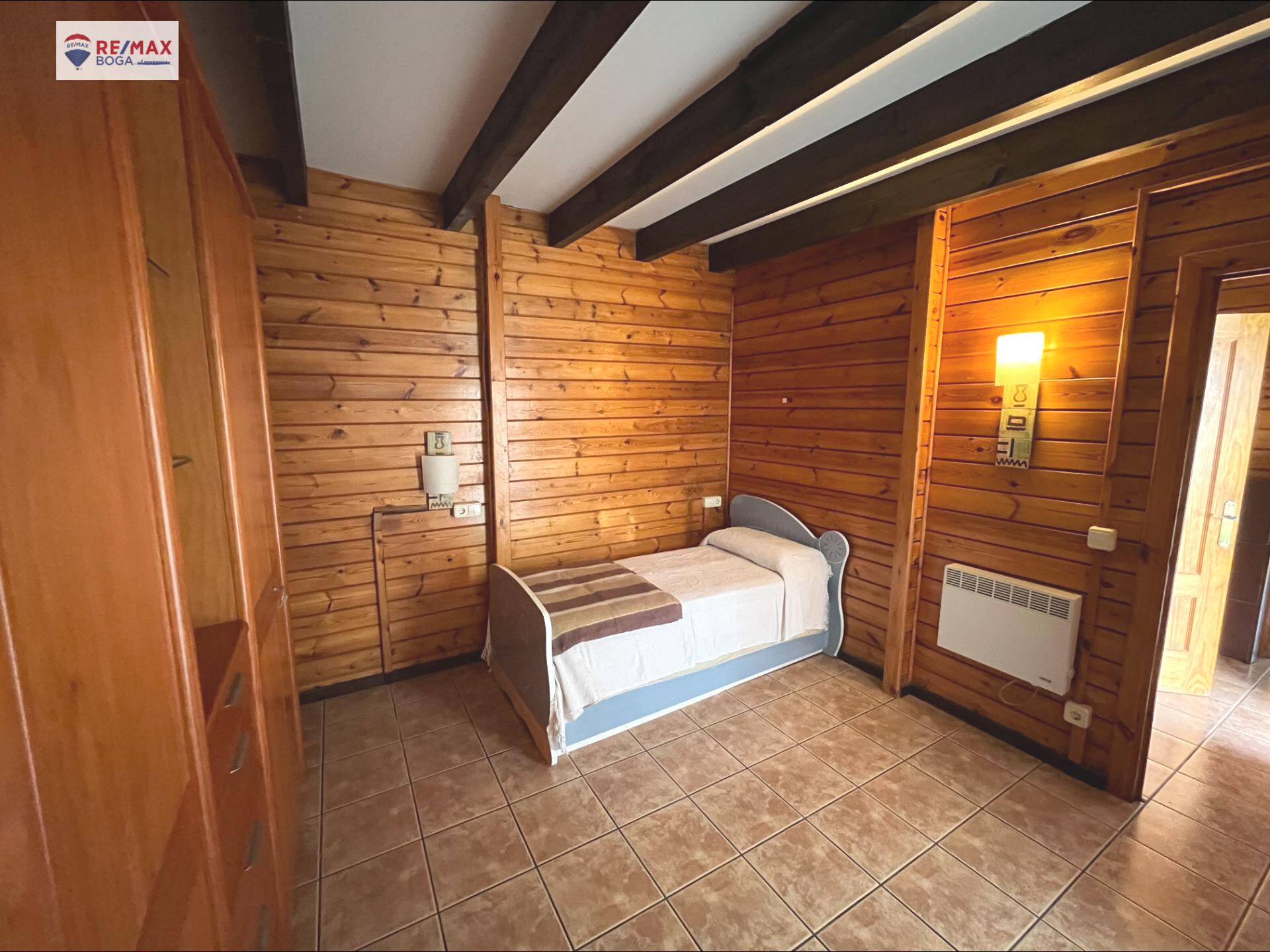 Chalet con Jardín en Urbanización Privada ? Ayegui (Navarra)