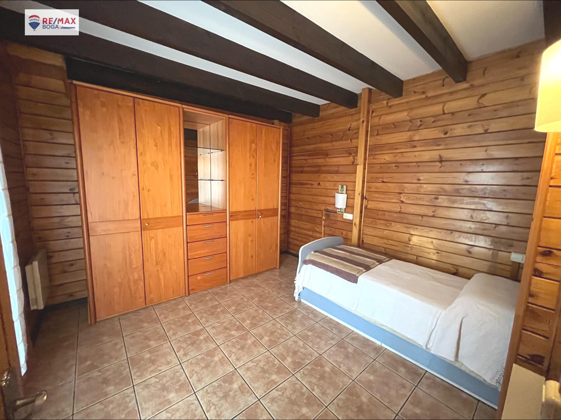 Chalet con Jardín en Urbanización Privada ? Ayegui (Navarra)