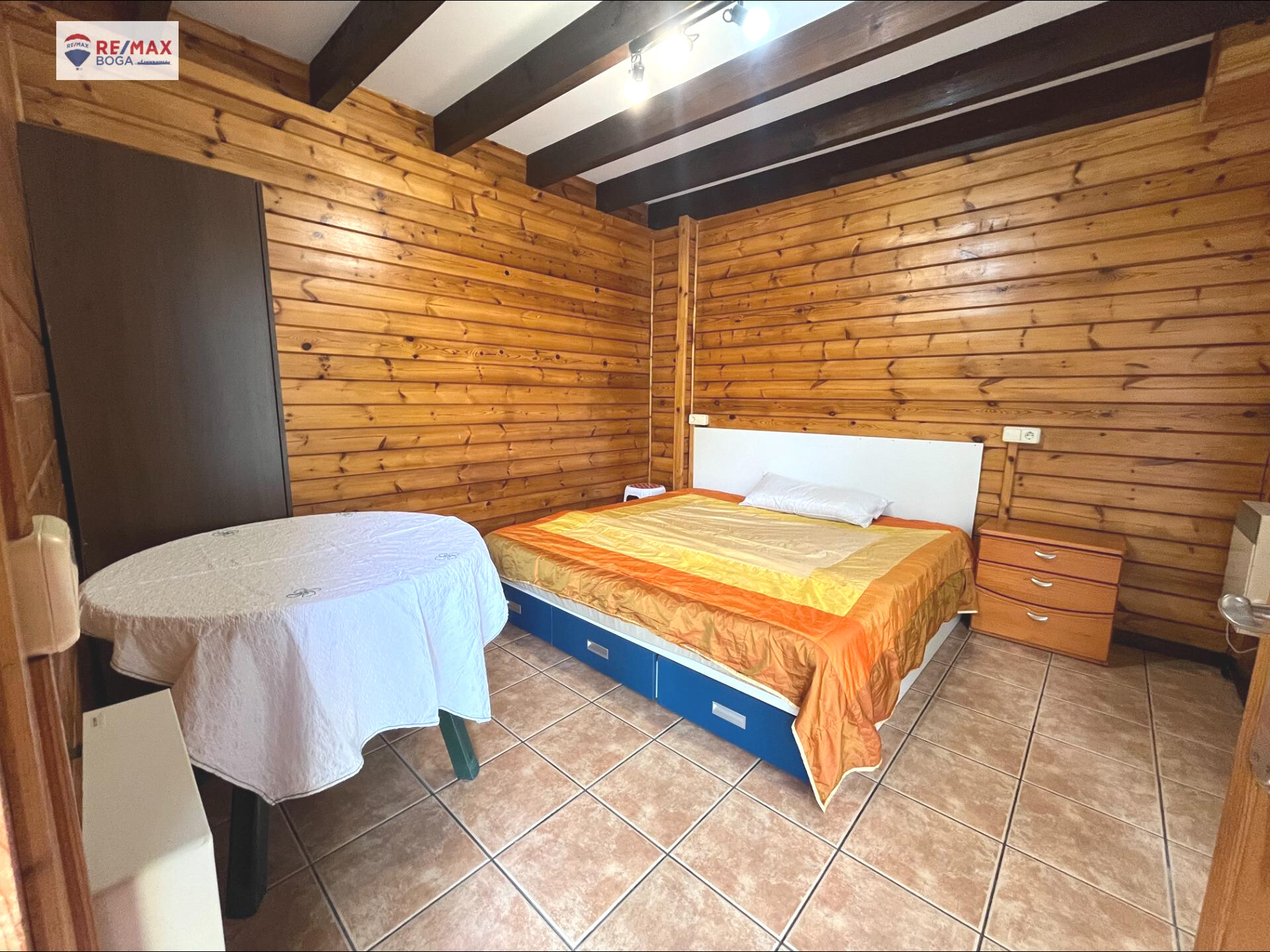 Chalet con Jardín en Urbanización Privada ? Ayegui (Navarra)