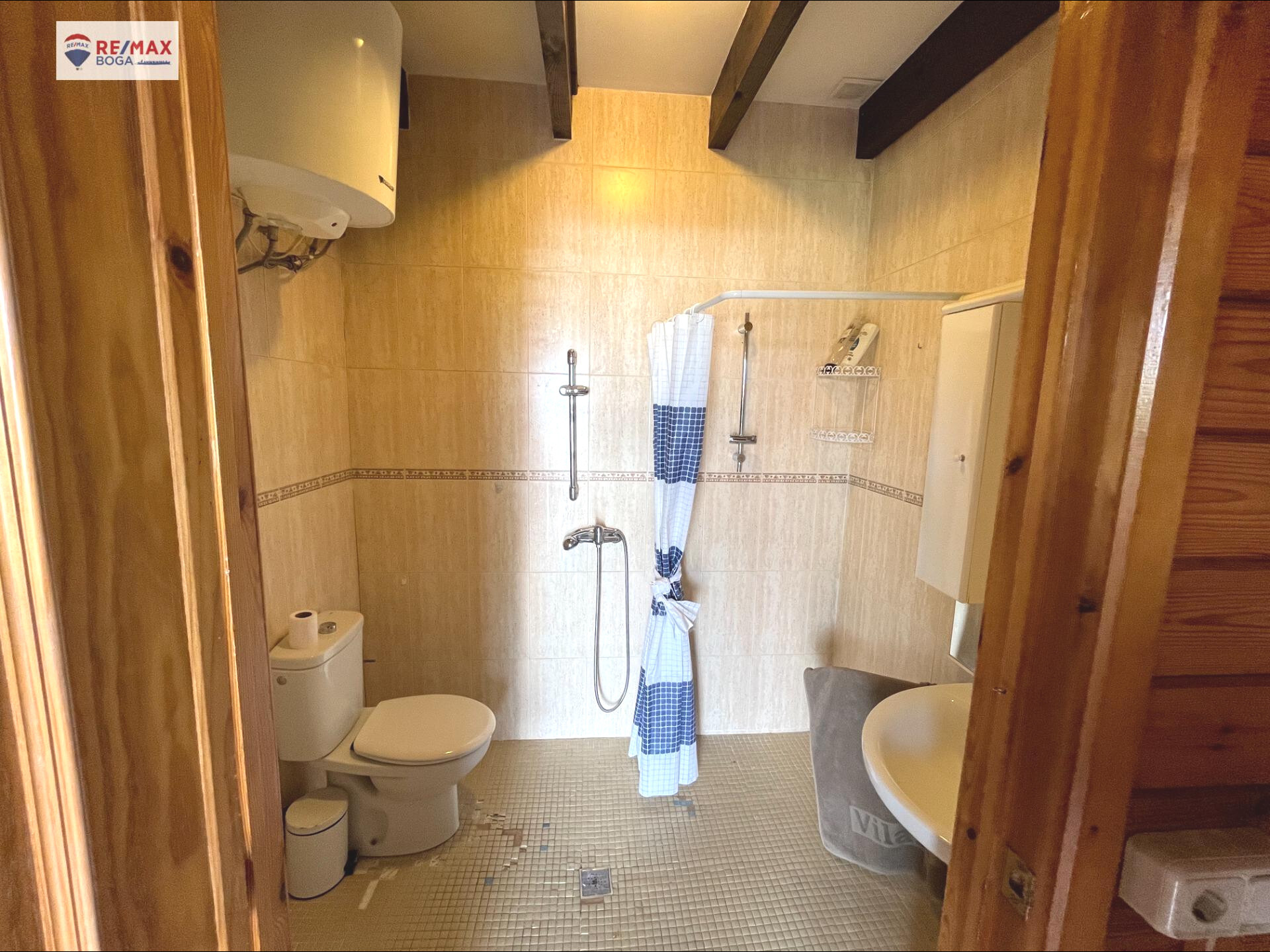 Chalet con Jardín en Urbanización Privada ? Ayegui (Navarra)