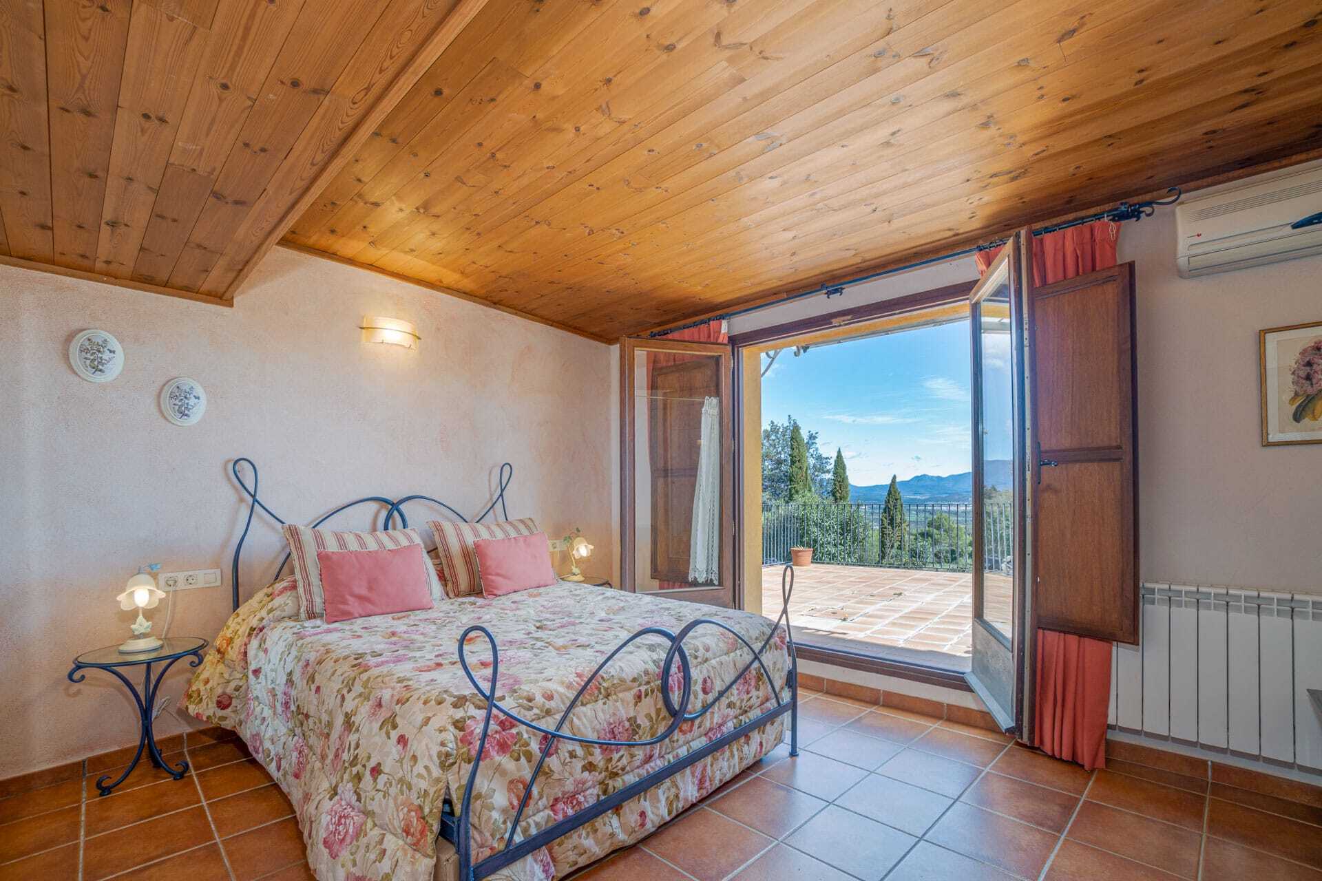 Villa in Llers