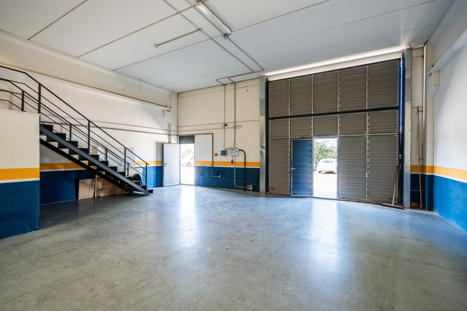 Naves-Venta-Meco-1718176-Foto-8