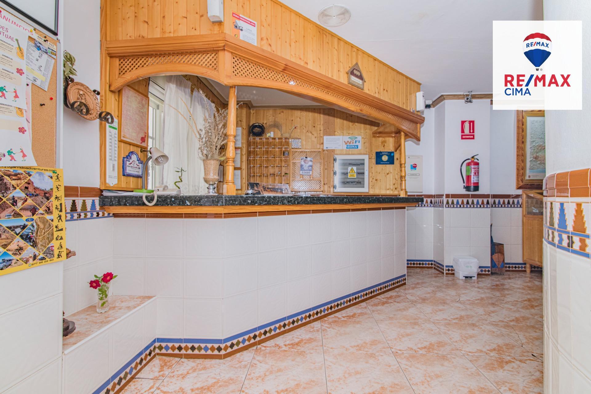 Edificios-Venta-Cortes y Graena-1395070-Foto-9