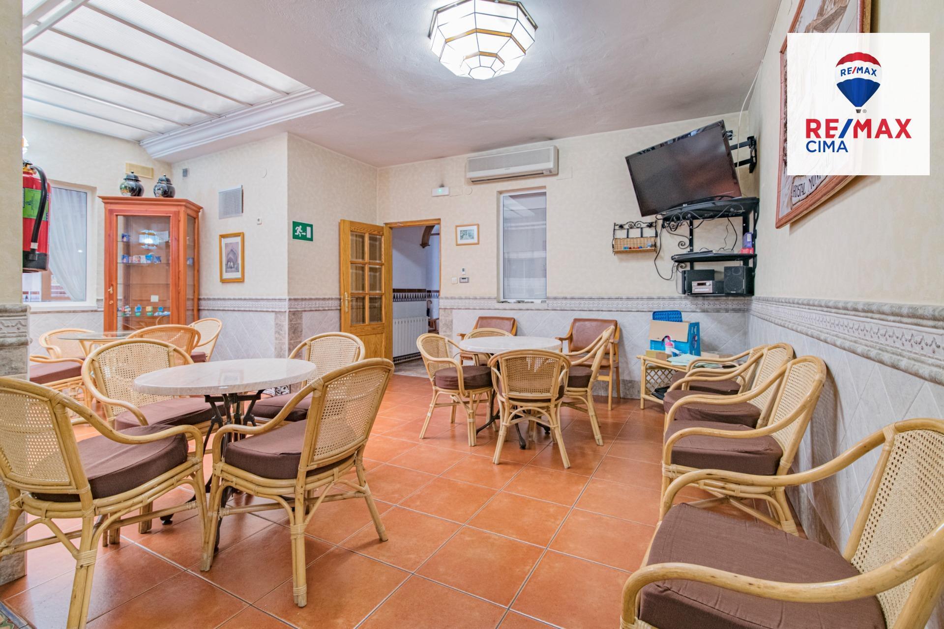Edificios-Venta-Cortes y Graena-1395070-Foto-16