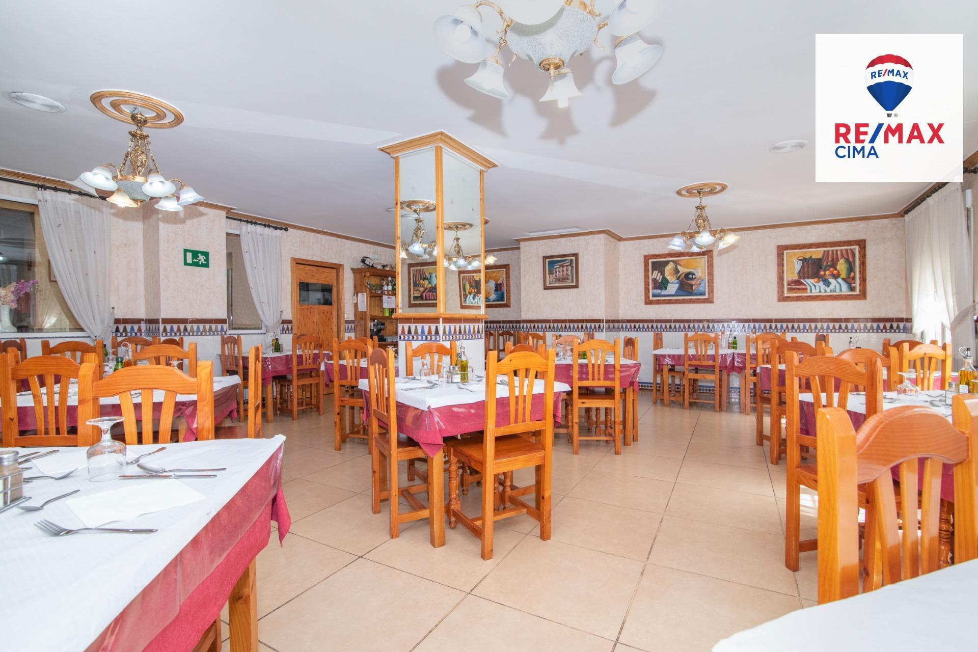 Edificios-Venta-Cortes y Graena-1395070-Foto-22