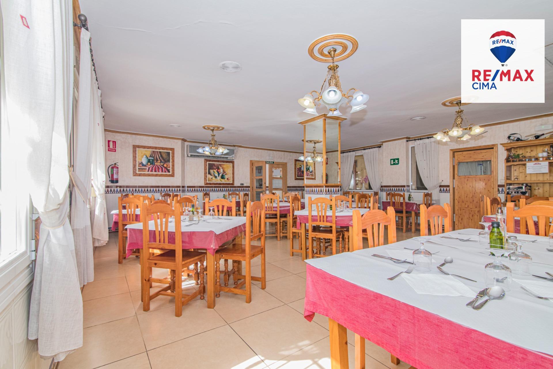 Edificios-Venta-Cortes y Graena-1395070-Foto-24