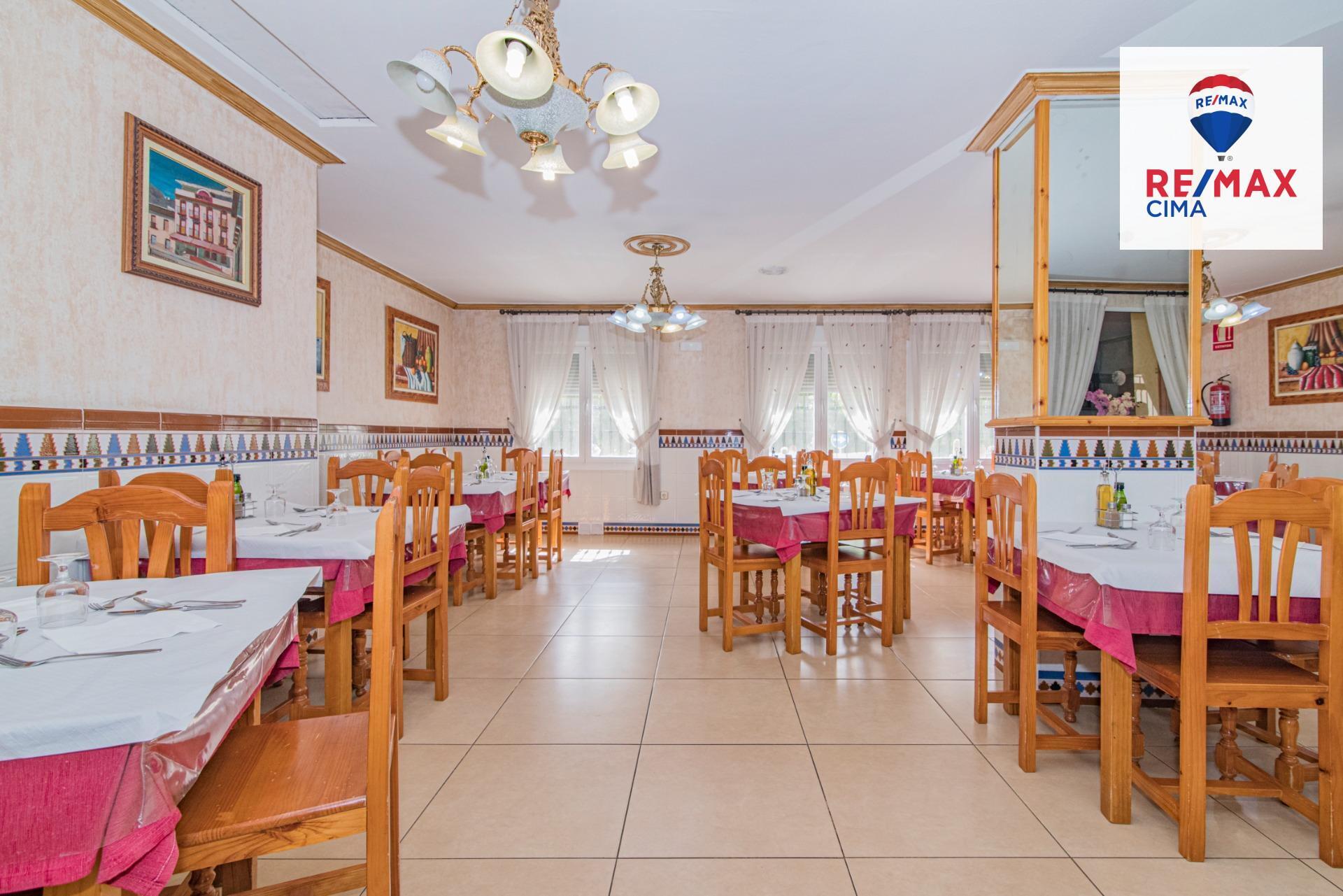 Edificios-Venta-Cortes y Graena-1395070-Foto-26