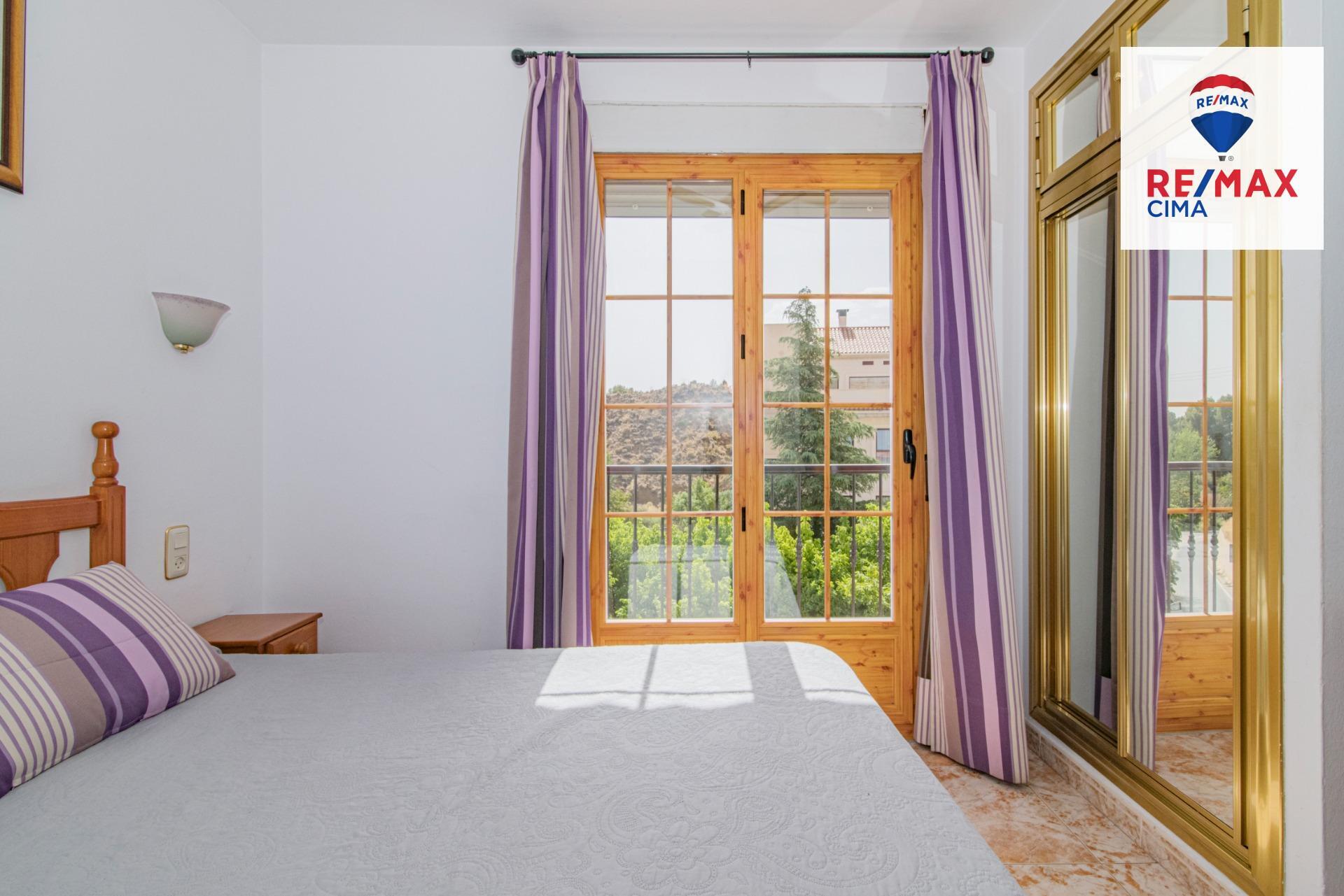 Edificios-Venta-Cortes y Graena-1395070-Foto-34