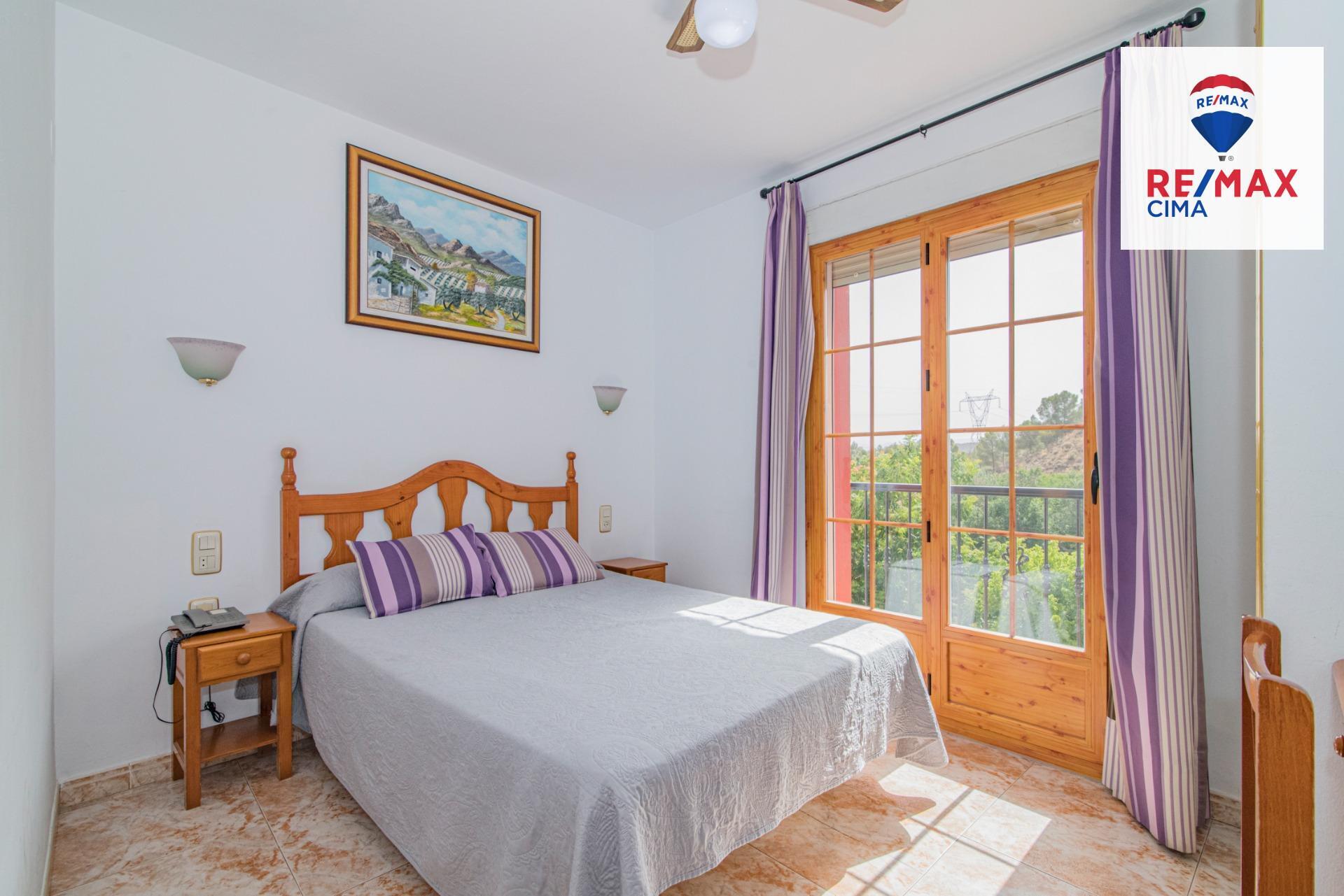 Edificios-Venta-Cortes y Graena-1395070-Foto-33