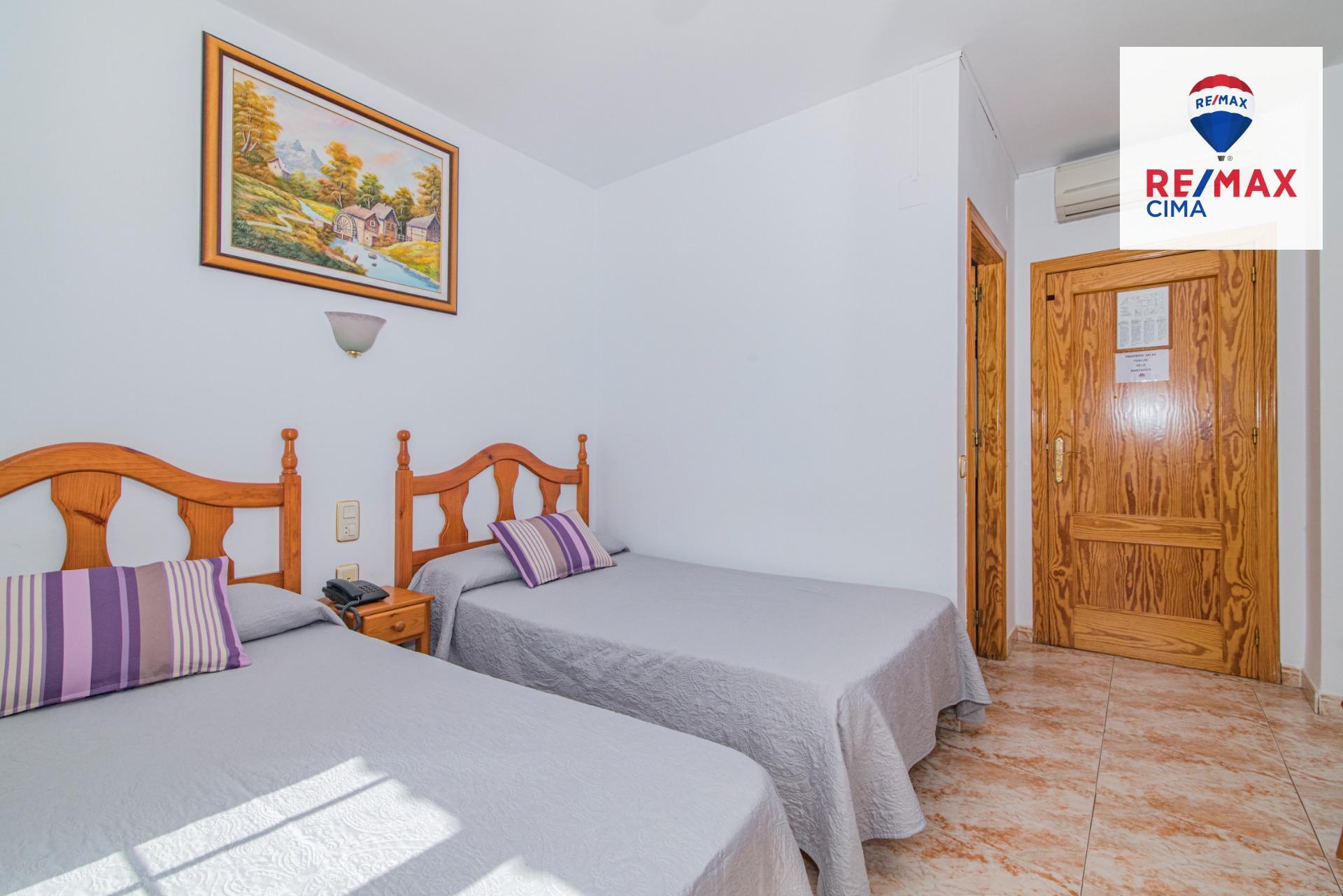 Edificios-Venta-Cortes y Graena-1395070-Foto-49