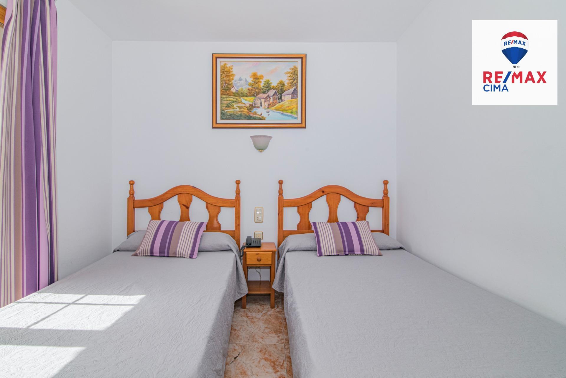 Edificios-Venta-Cortes y Graena-1395070-Foto-48