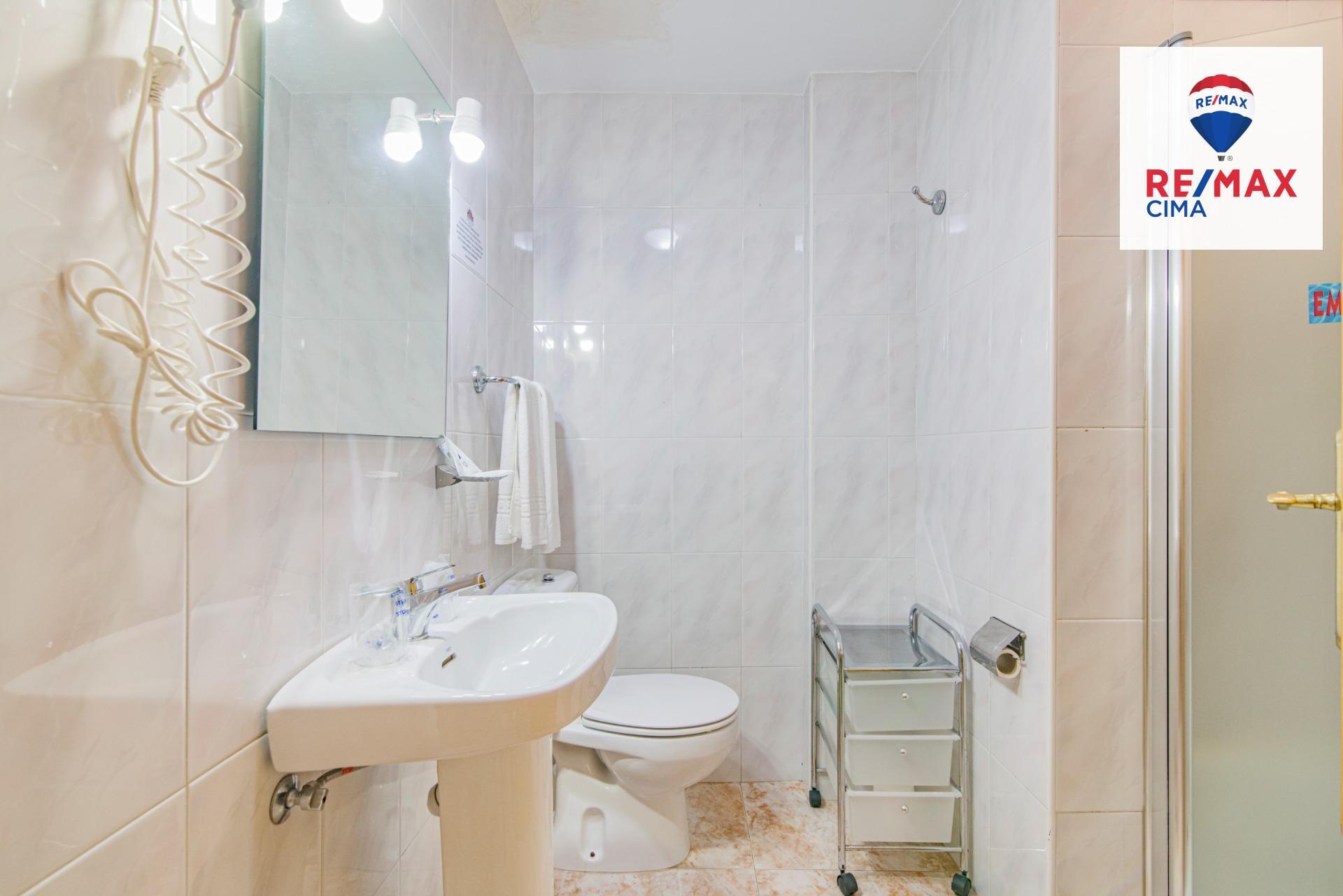 Edificios-Venta-Cortes y Graena-1395070-Foto-53