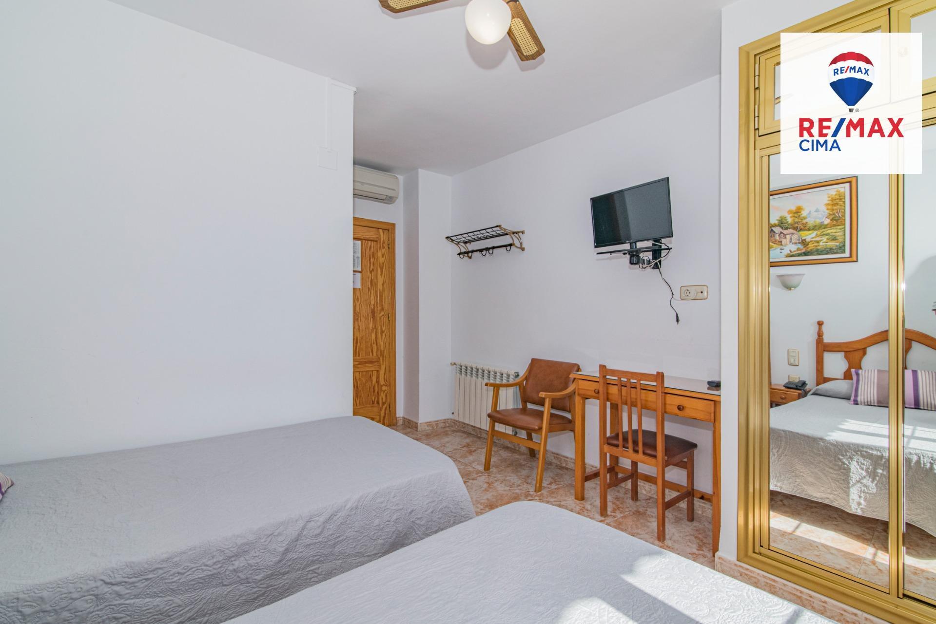 Edificios-Venta-Cortes y Graena-1395070-Foto-52