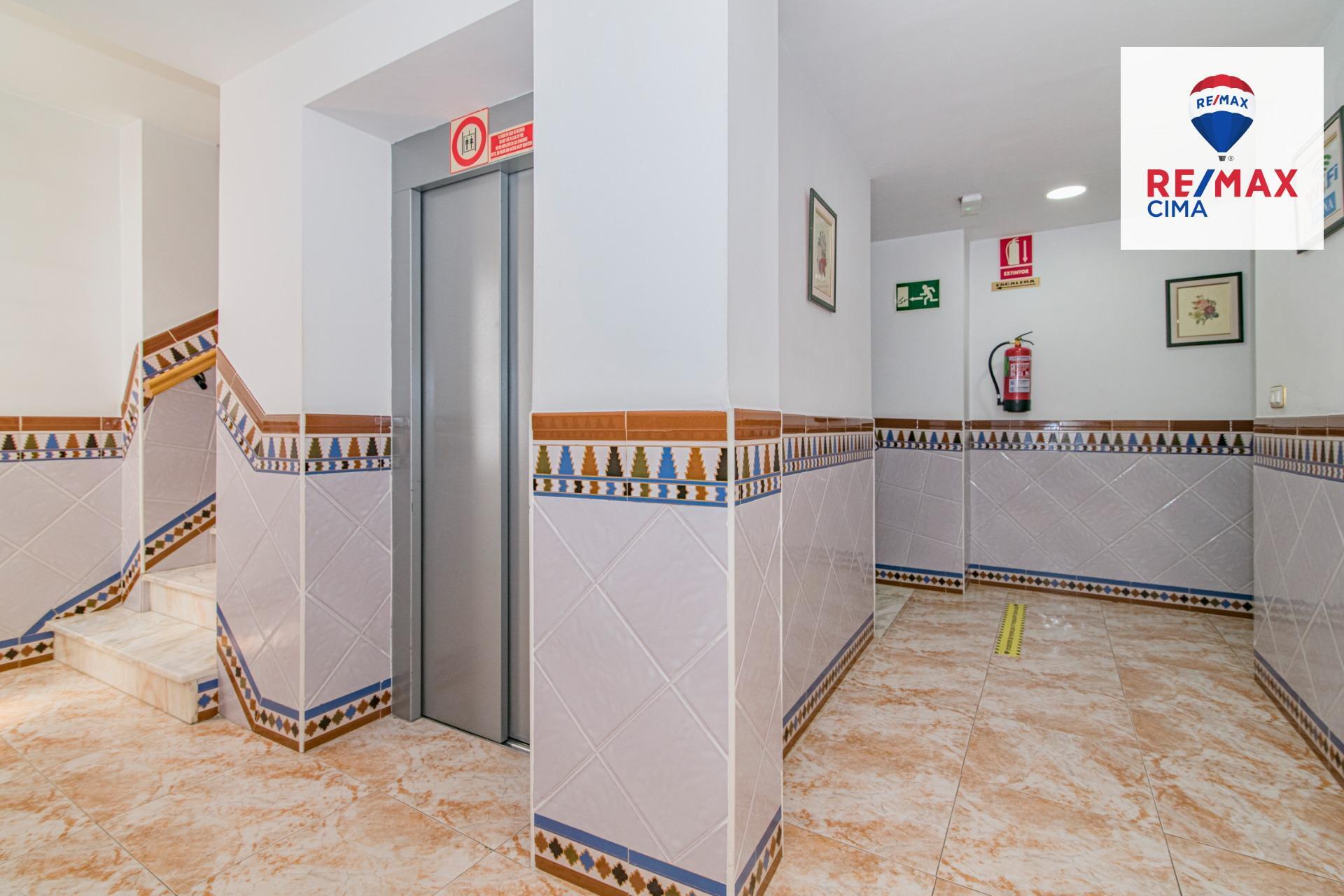 Edificios-Venta-Cortes y Graena-1395070-Foto-57