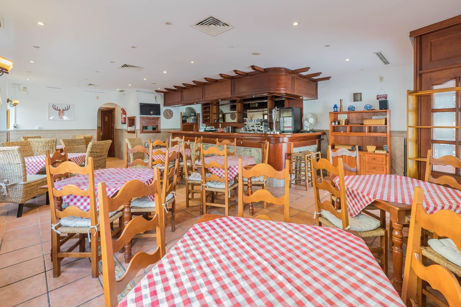BAJADA DE PRECIO. ATENCION INVERSORES LOCAL COMERCIAL A 400M DE LA PLAYA