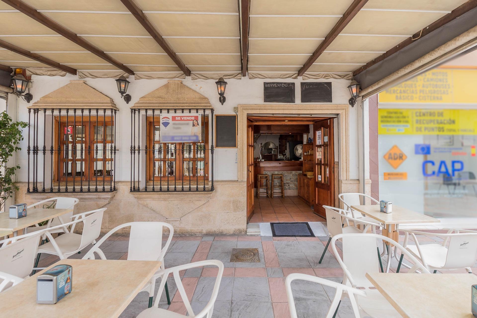 BAJADA DE PRECIO. ATENCION INVERSORES LOCAL COMERCIAL A 400M DE LA PLAYA