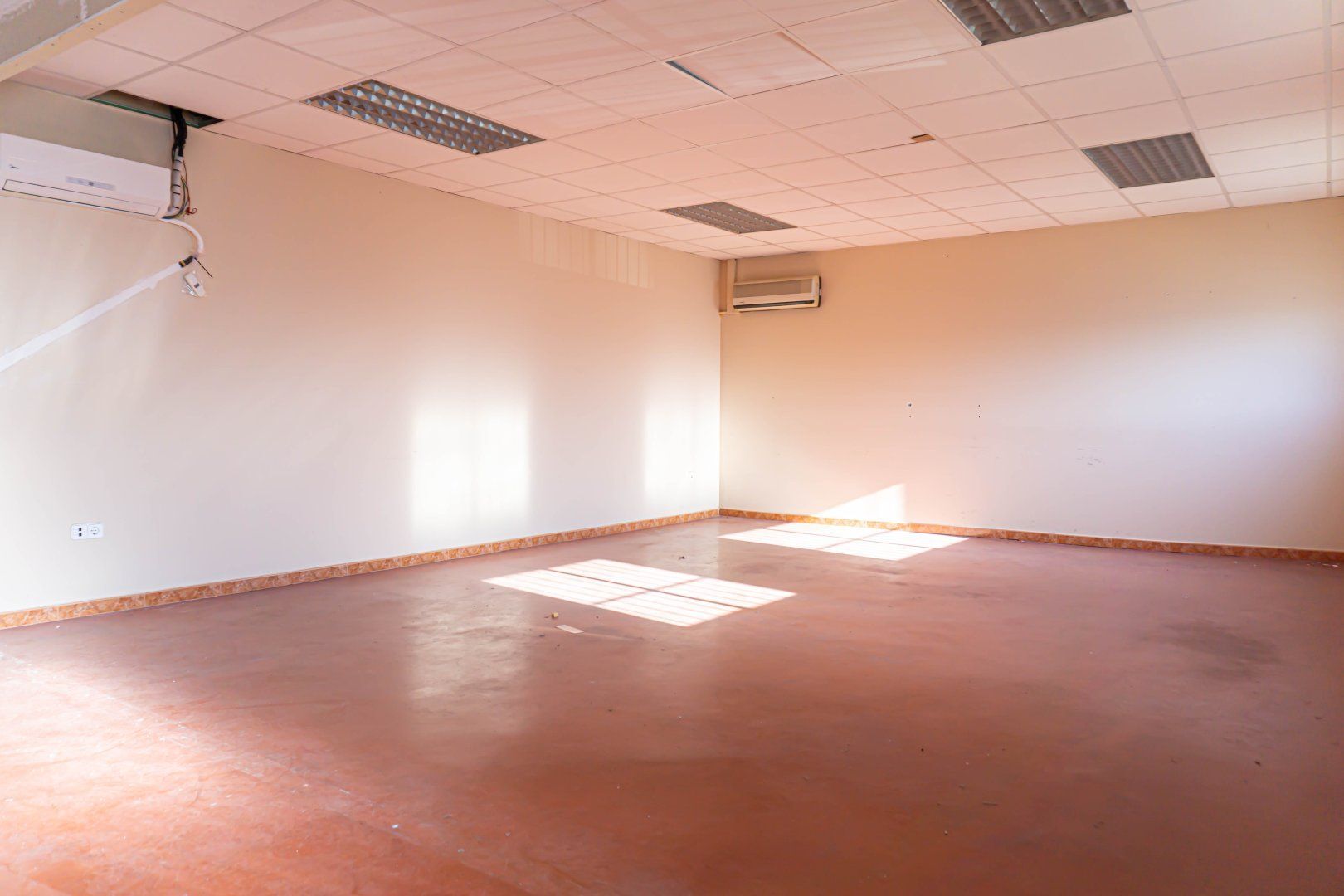 Naves-Alquiler-La Rinconada-1431692-Foto-40