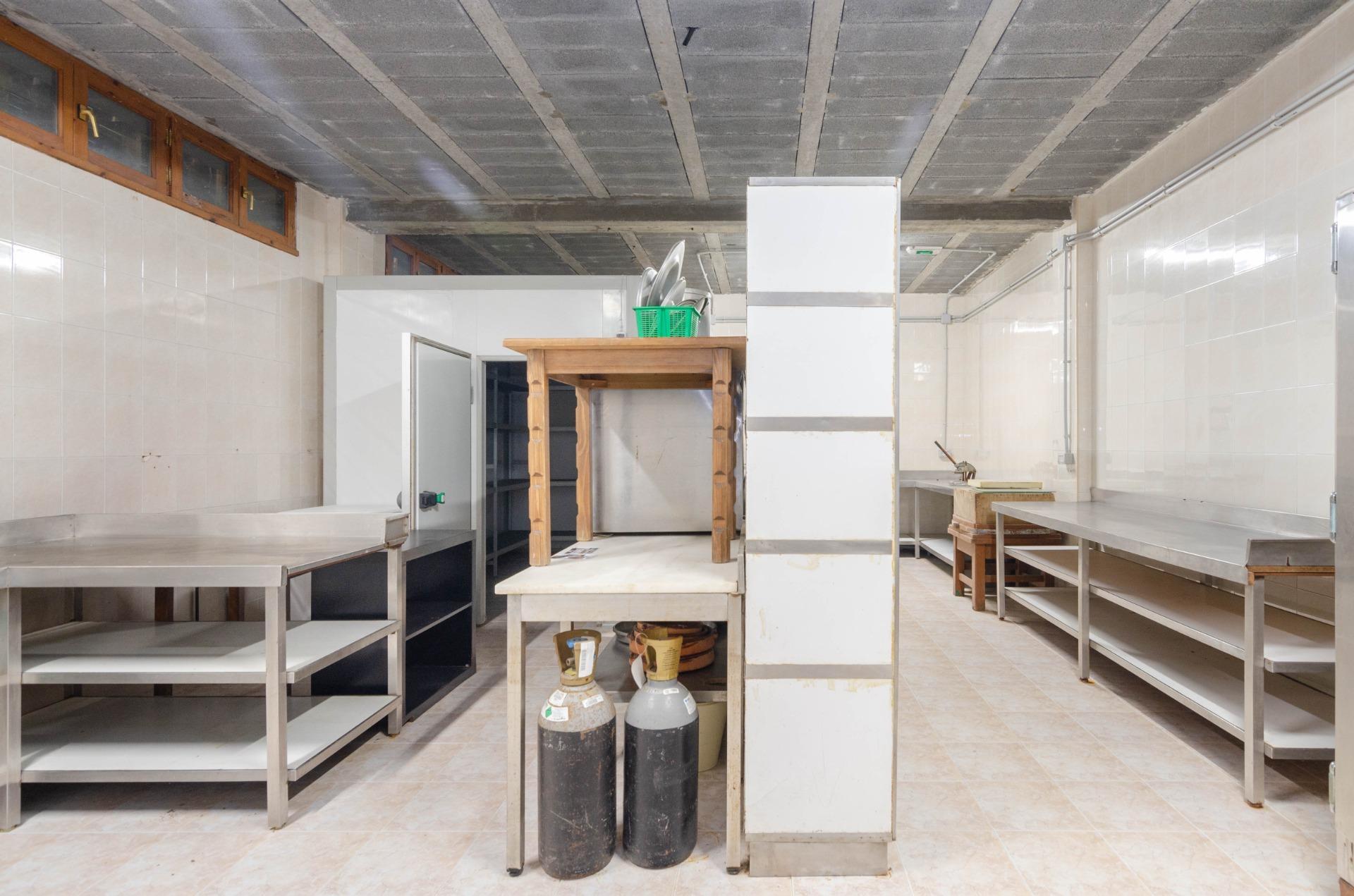 Negocios-Venta-ValdÃ©s-1641102-Foto-36