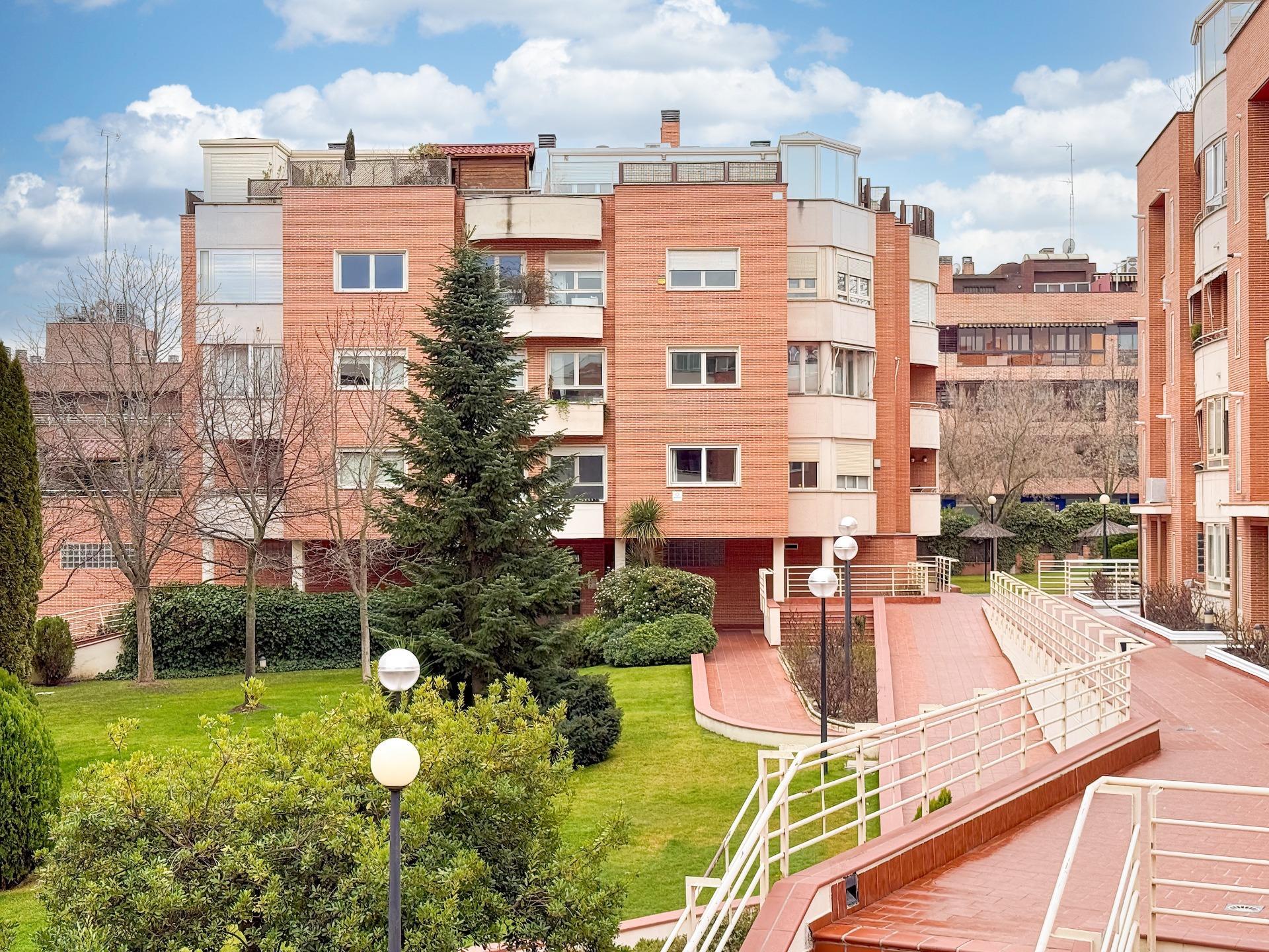 Piso en alquiler  Pozuelo de Alarcón  8/15