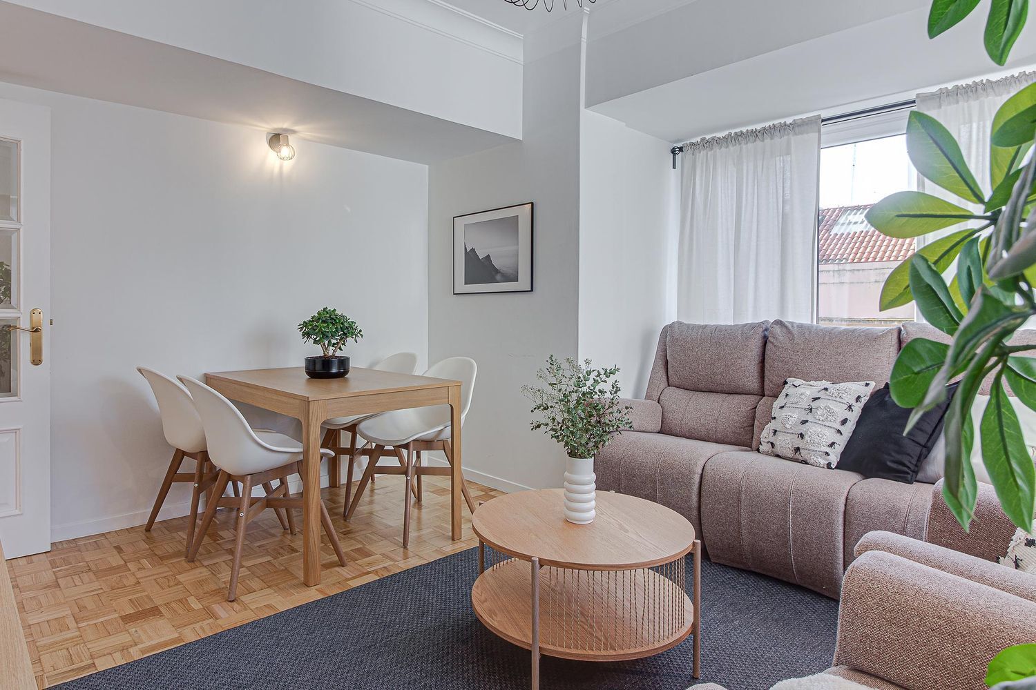 Piso en alquiler  calle Nicomedes Pastor Díaz, A Coruña, La Coruña  4/28