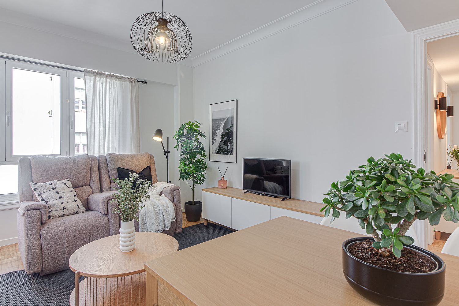 Piso en alquiler  calle Nicomedes Pastor Díaz, A Coruña, La Coruña  5/28