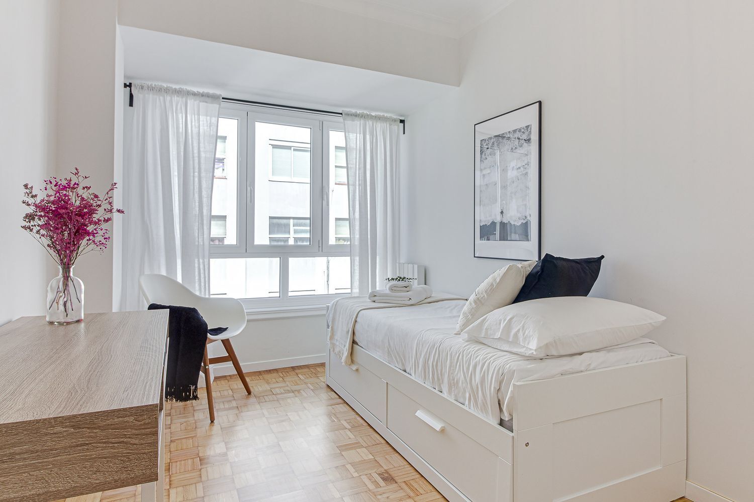 Piso en alquiler  calle Nicomedes Pastor Díaz, A Coruña, La Coruña  11/28