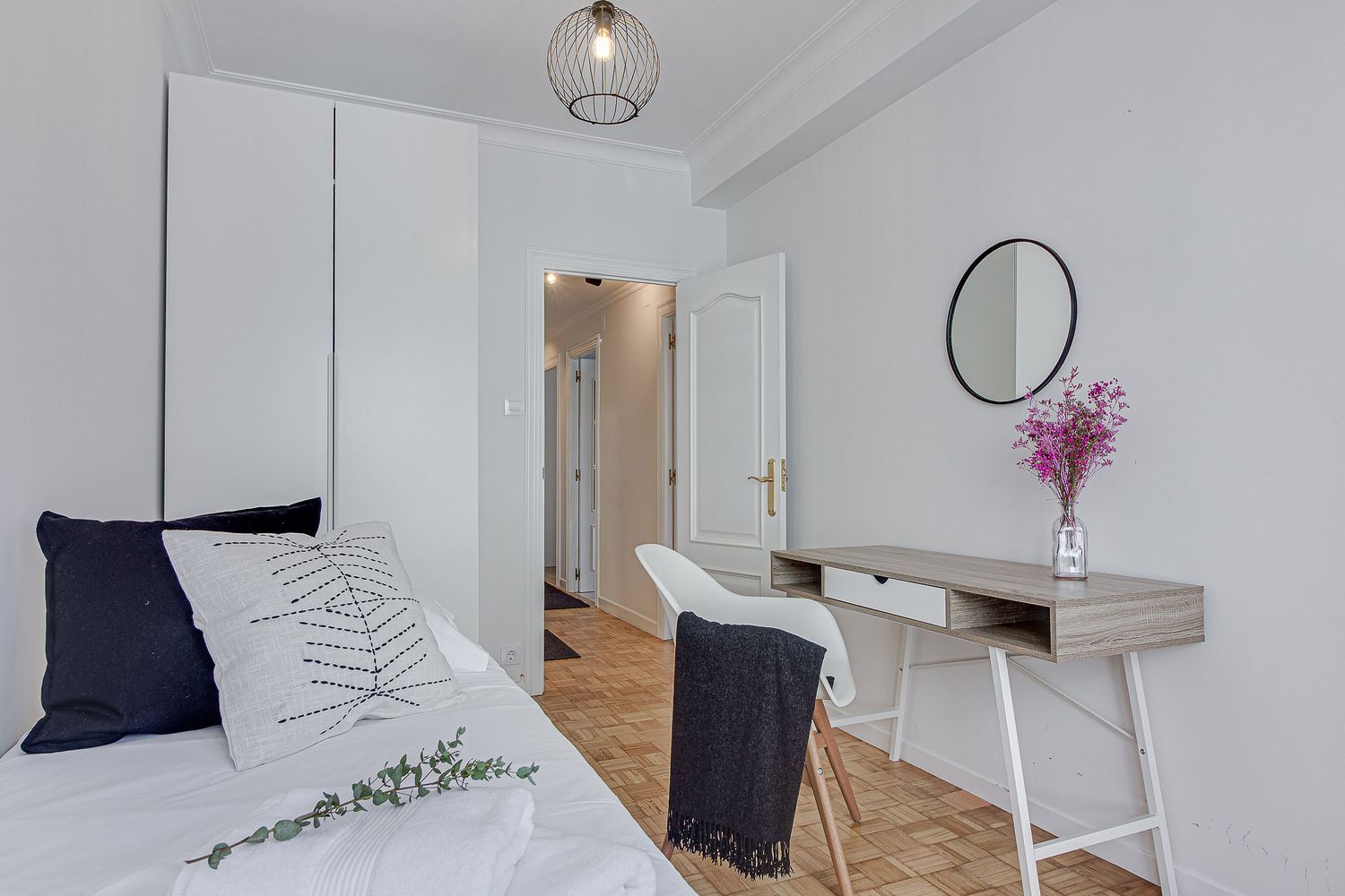 Piso en alquiler  calle Nicomedes Pastor Díaz, A Coruña, La Coruña  12/28