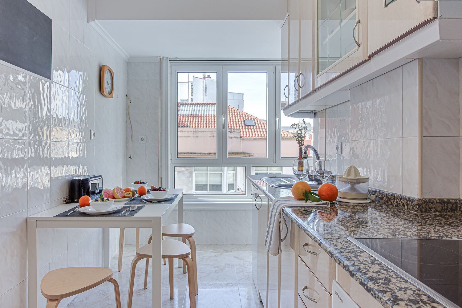 Piso en alquiler  calle Nicomedes Pastor Díaz, A Coruña, La Coruña  16/28