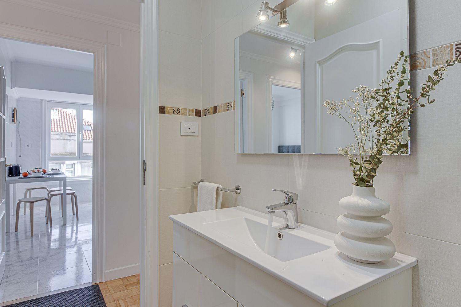 Piso en alquiler  calle Nicomedes Pastor Díaz, A Coruña, La Coruña  17/28