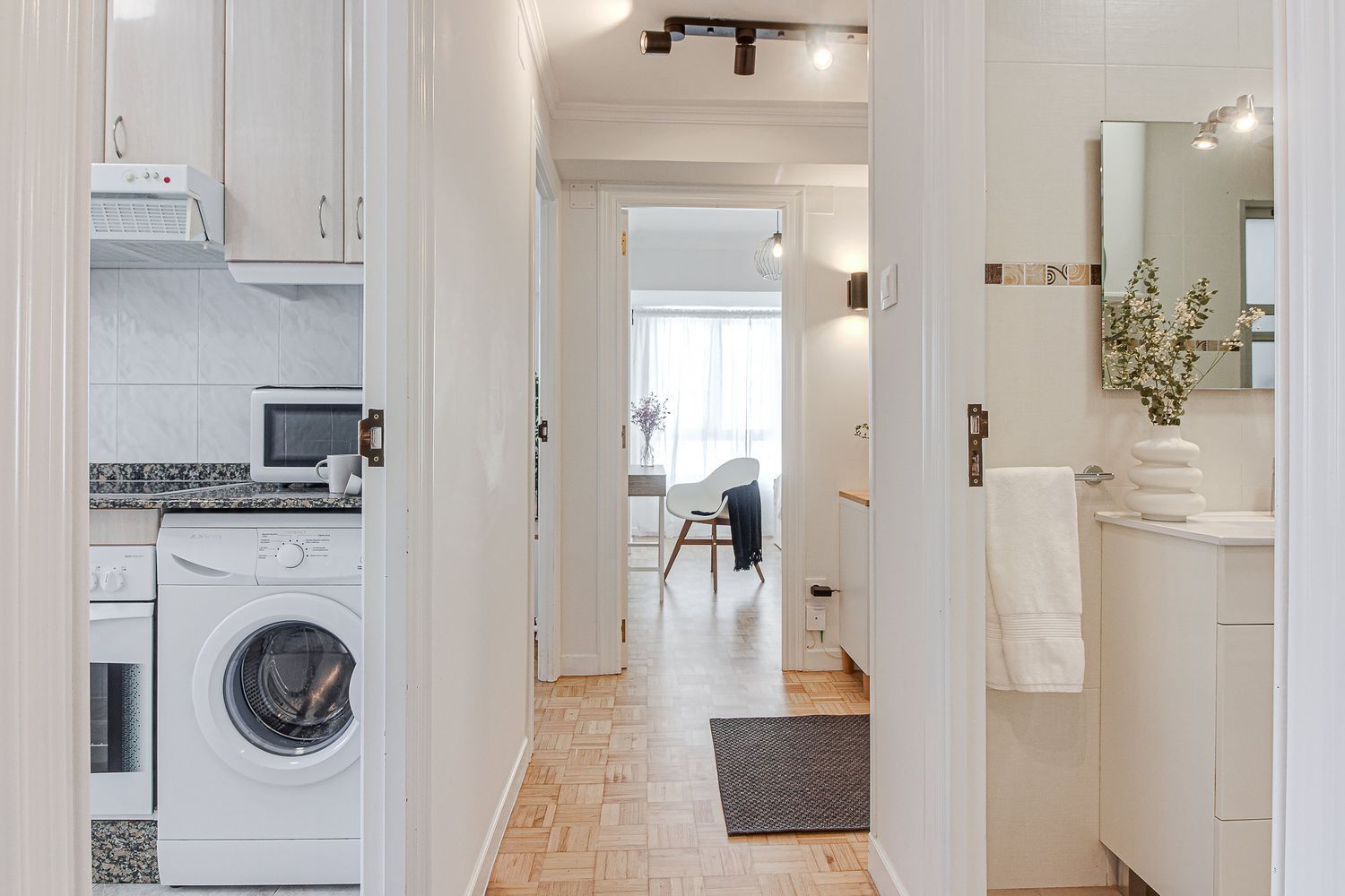 Piso en alquiler  calle Nicomedes Pastor Díaz, A Coruña, La Coruña  21/28