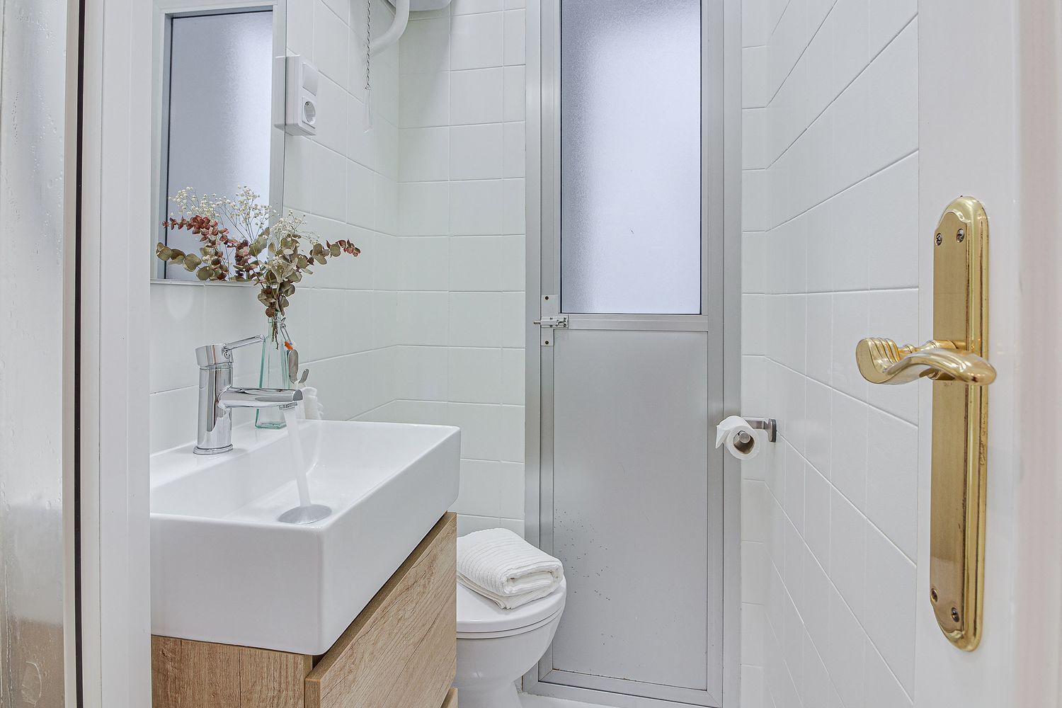 Piso en alquiler  calle Nicomedes Pastor Díaz, A Coruña, La Coruña  23/28