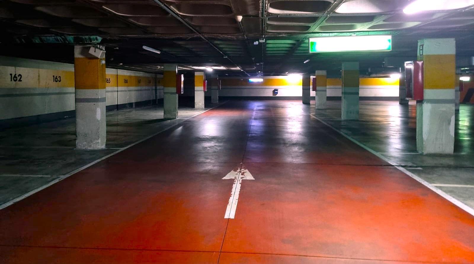 Plaza para coche grande