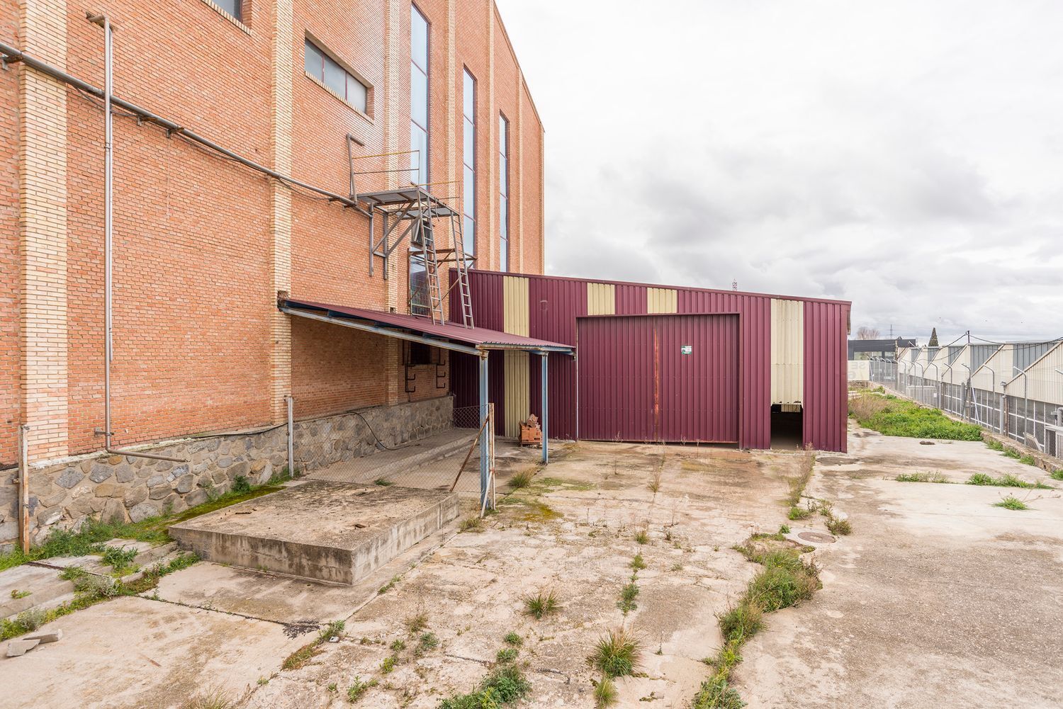 Naves-Venta-OlÃ­as del Rey-1655056-Foto-34