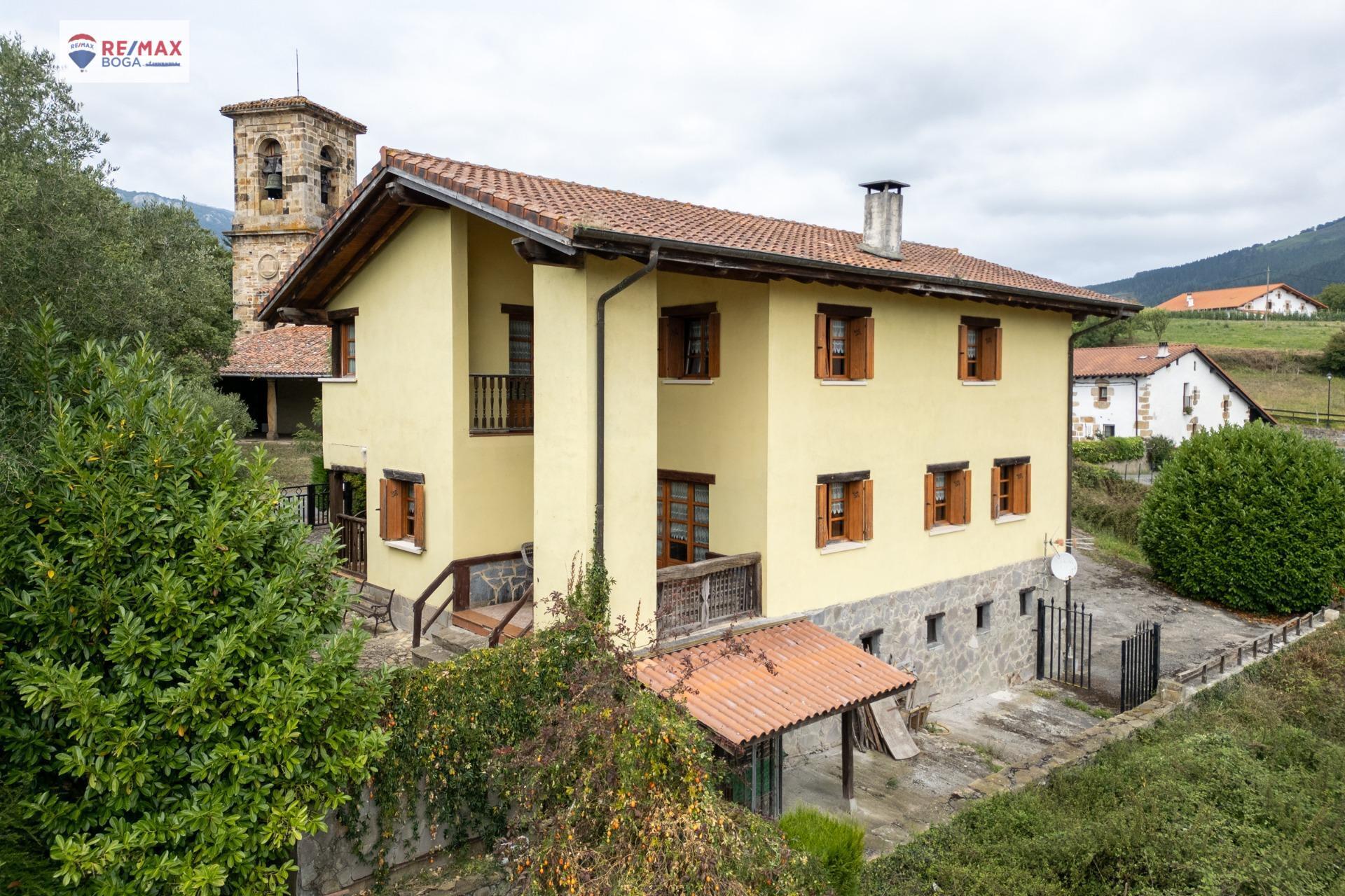 CASA FAMILIAR INDEPENDIENTE, EN ARAMAIO-ALAVA