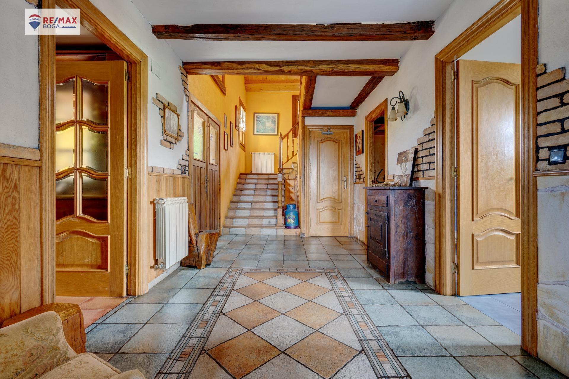 CASA FAMILIAR INDEPENDIENTE, EN ARAMAIO-ALAVA