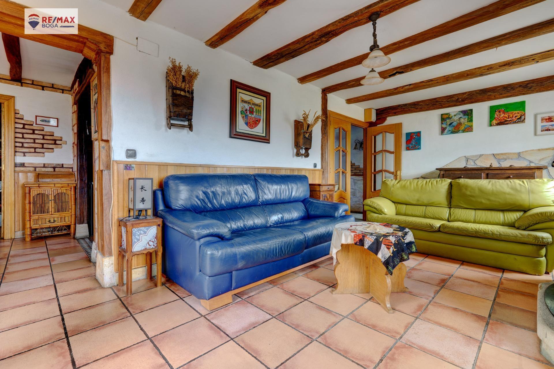 CASA FAMILIAR INDEPENDIENTE, EN ARAMAIO-ALAVA