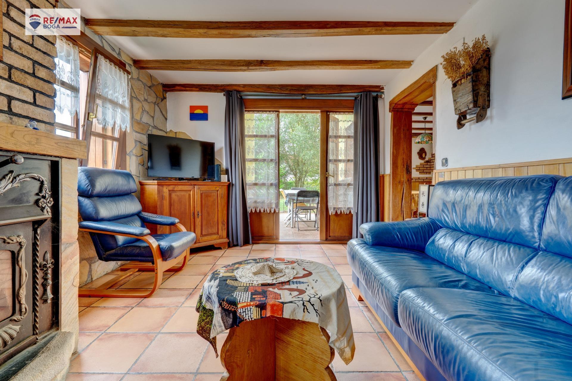 CASA FAMILIAR INDEPENDIENTE, EN ARAMAIO-ALAVA