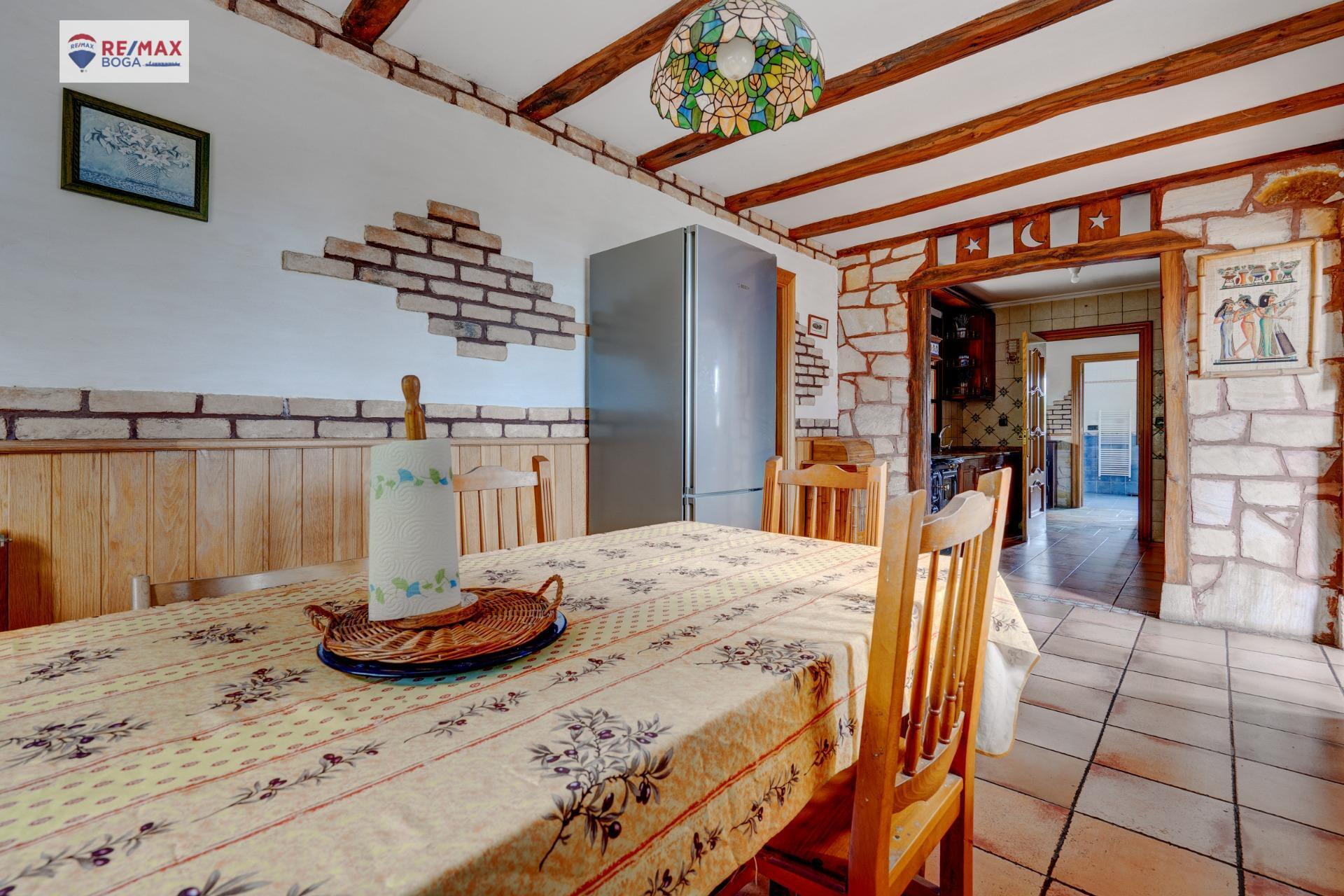 CASA FAMILIAR INDEPENDIENTE, EN ARAMAIO-ALAVA