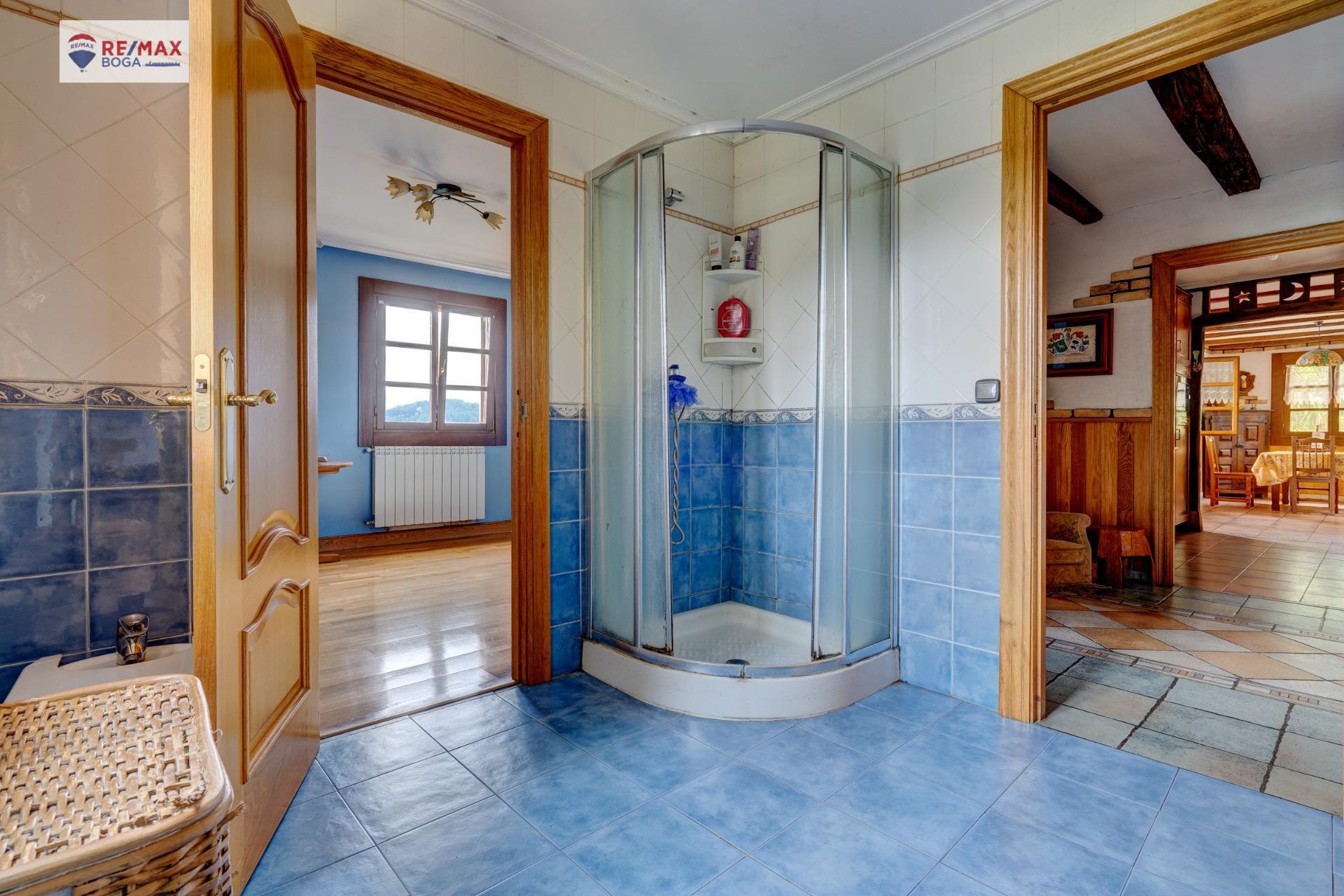 CASA FAMILIAR INDEPENDIENTE, EN ARAMAIO-ALAVA