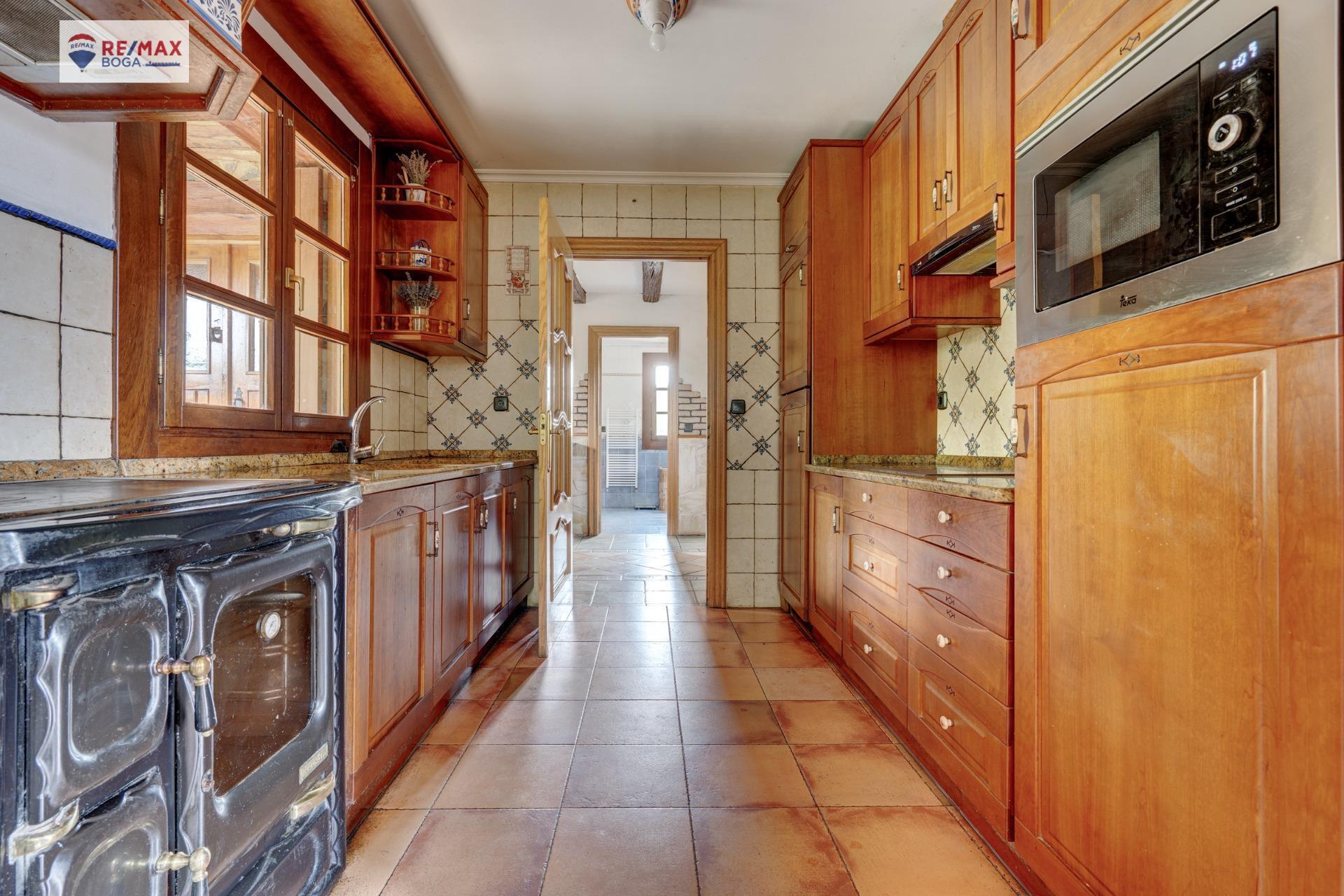 CASA FAMILIAR INDEPENDIENTE, EN ARAMAIO-ALAVA