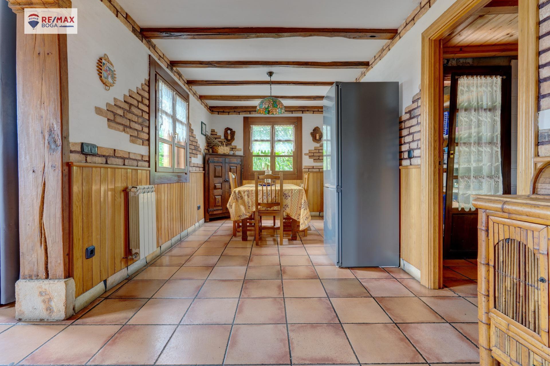 CASA FAMILIAR INDEPENDIENTE, EN ARAMAIO-ALAVA