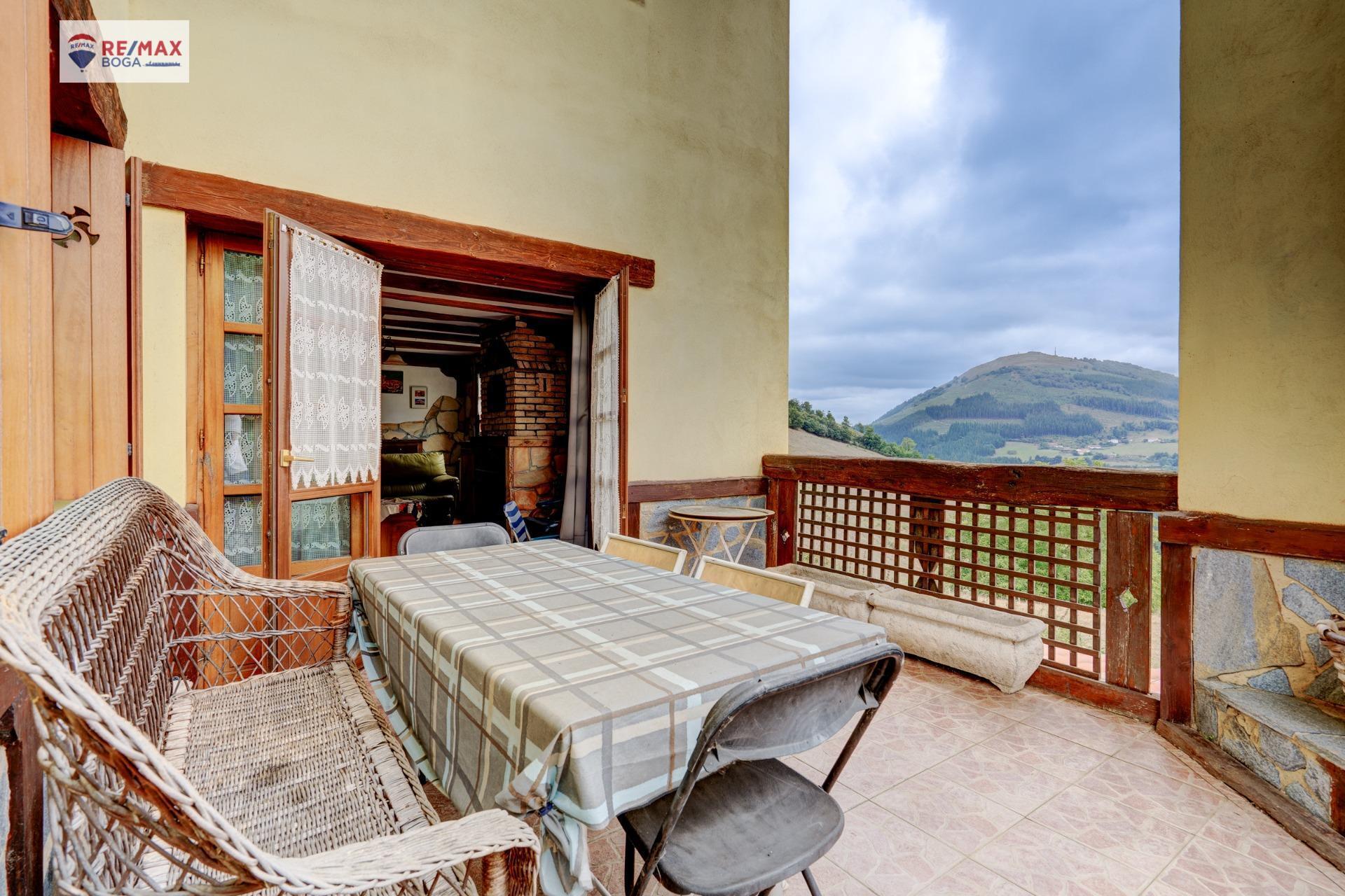 CASA FAMILIAR INDEPENDIENTE, EN ARAMAIO-ALAVA