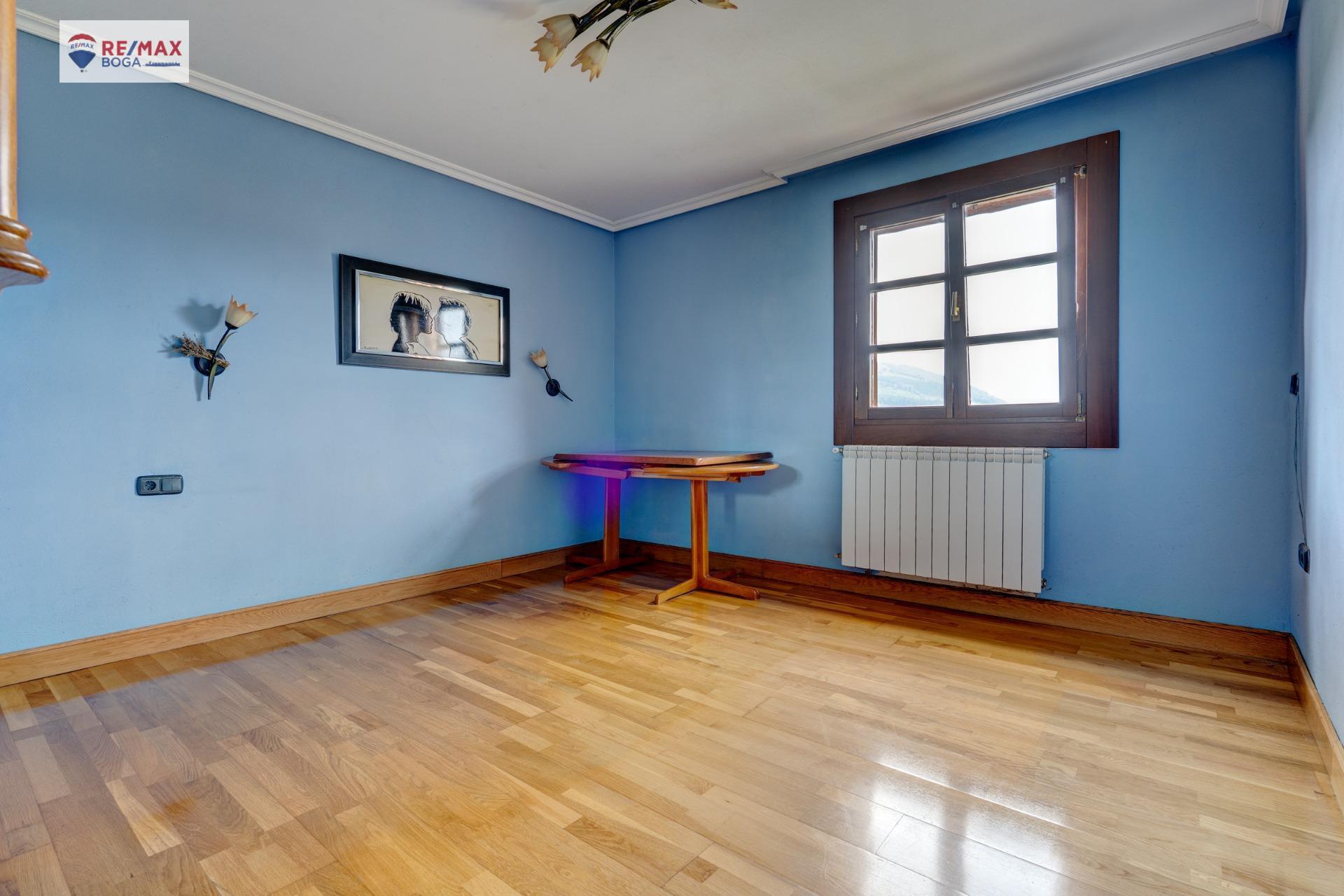 CASA FAMILIAR INDEPENDIENTE, EN ARAMAIO-ALAVA